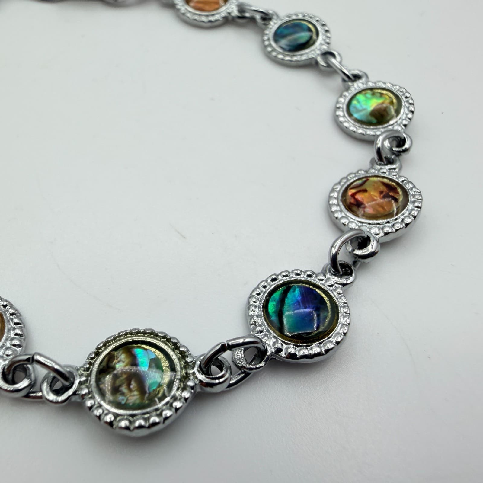 Vintage 90s Silver Tone Abalone Shell Bracelet Circular Links Coastal Jewelry - Thumbnail 4