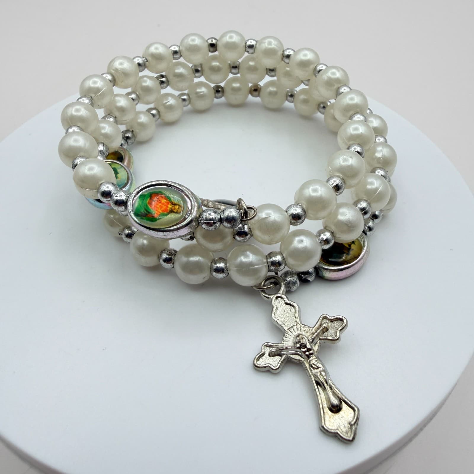 Vintage Y2K Silver Tone Faux Pearl Religious Crucifix Cross Bracelet Jewelry - Thumbnail 3