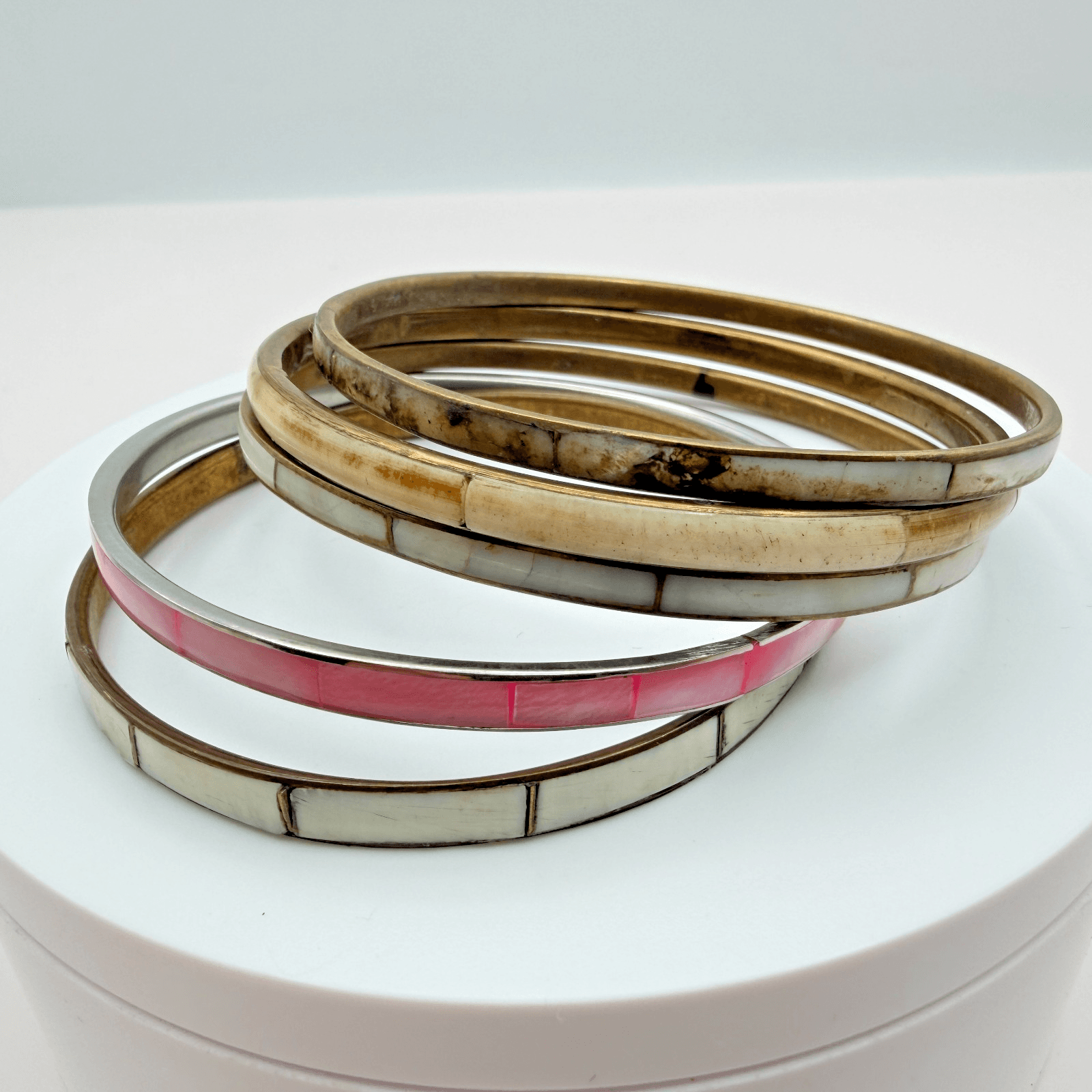 Vintage 90s Polycrome Inlaid Shell Bangle Bracelet 5 Pics Two Tone Jewelry - Image 1