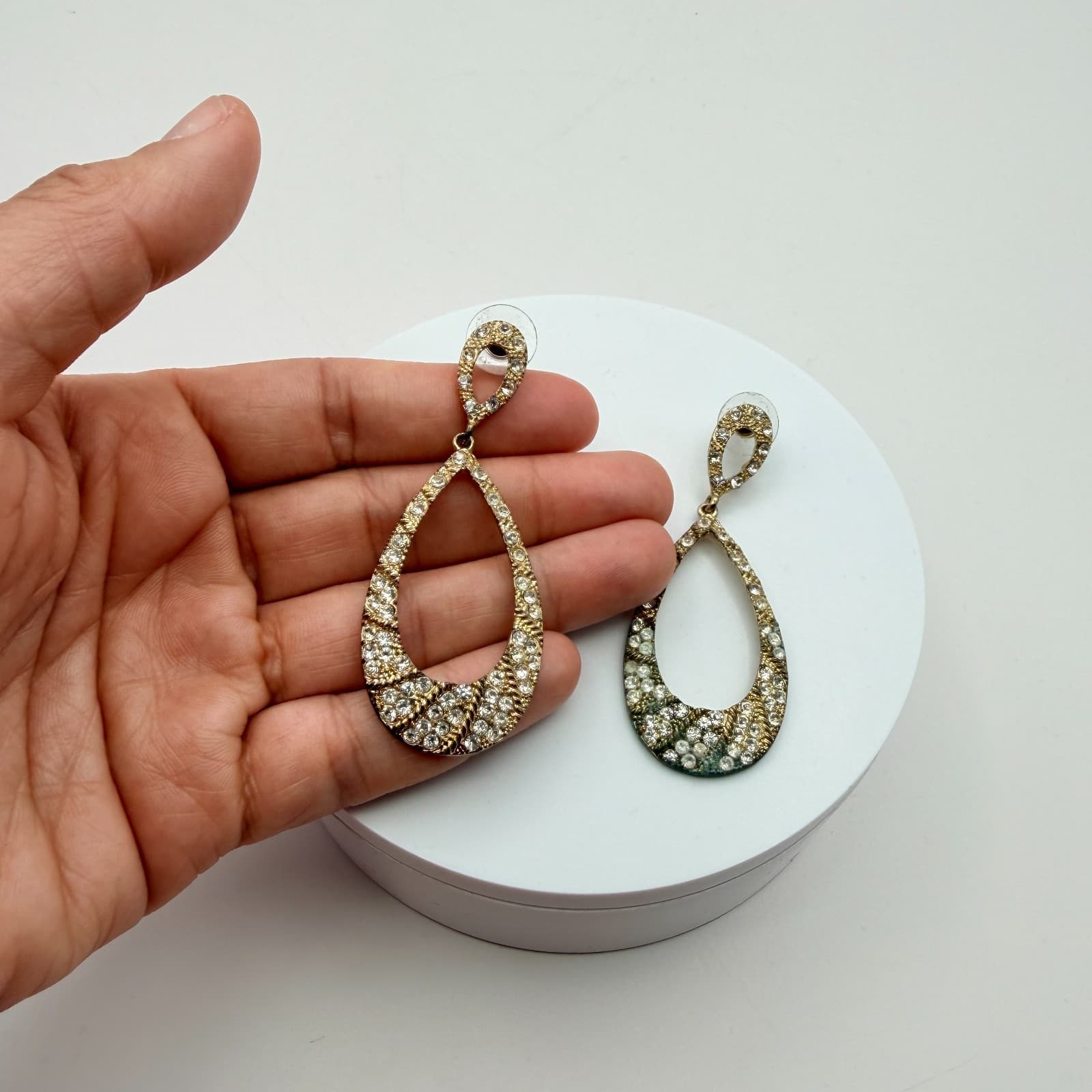 Vintage Y2K Gold Tone Teardrop Clear Rhinestone Dangle Earrings Women's Jewelry - Thumbnail 7