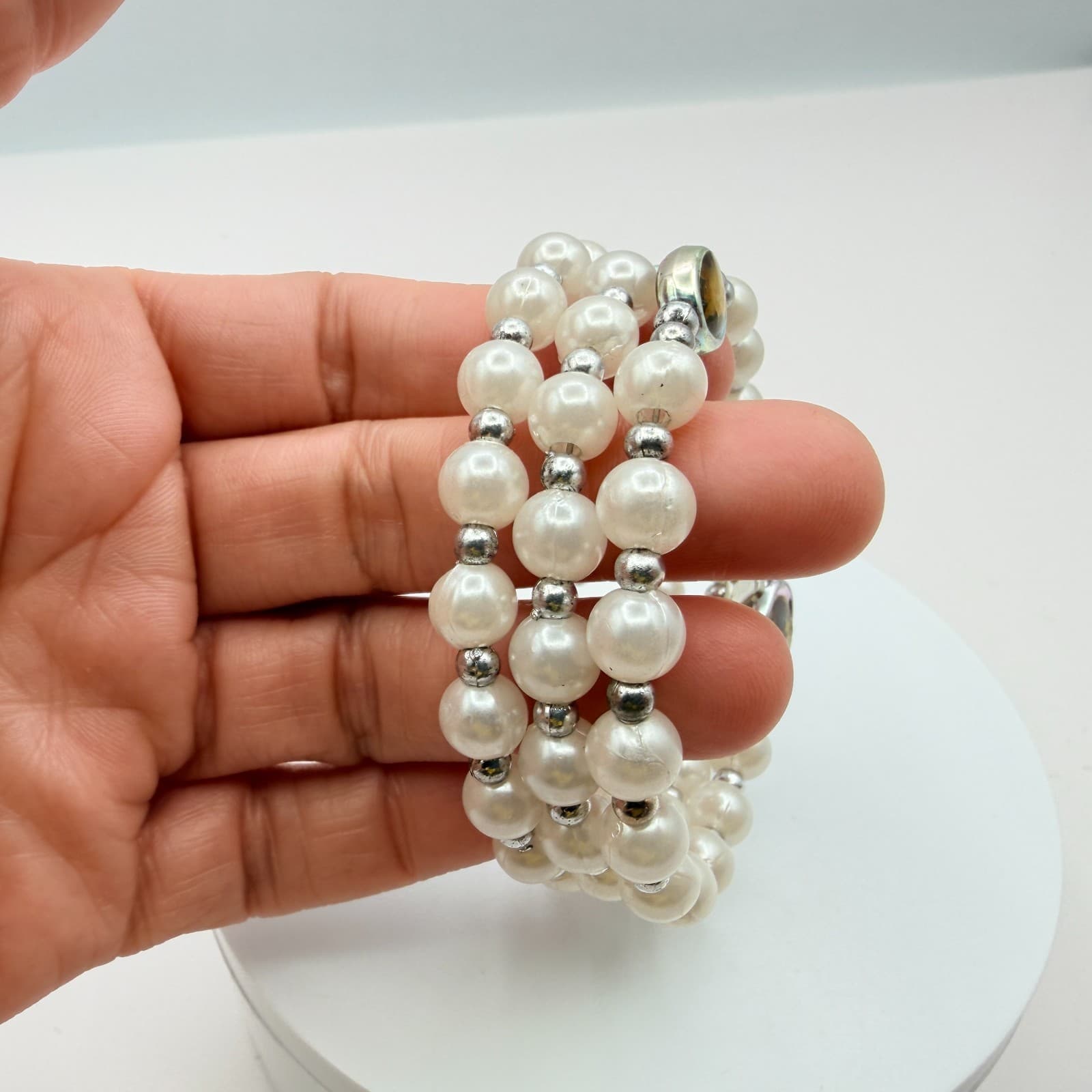 Vintage Y2K Silver Tone Faux Pearl Religious Crucifix Cross Bracelet Jewelry - Thumbnail 8