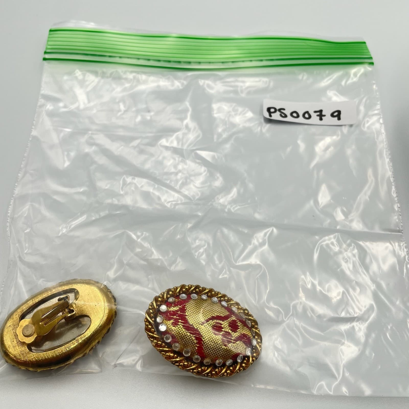 Vintage VTG Gold Tone Clip Earrings Red Fabric Rhinestone Oval Rope Edge Costume - Thumbnail 2