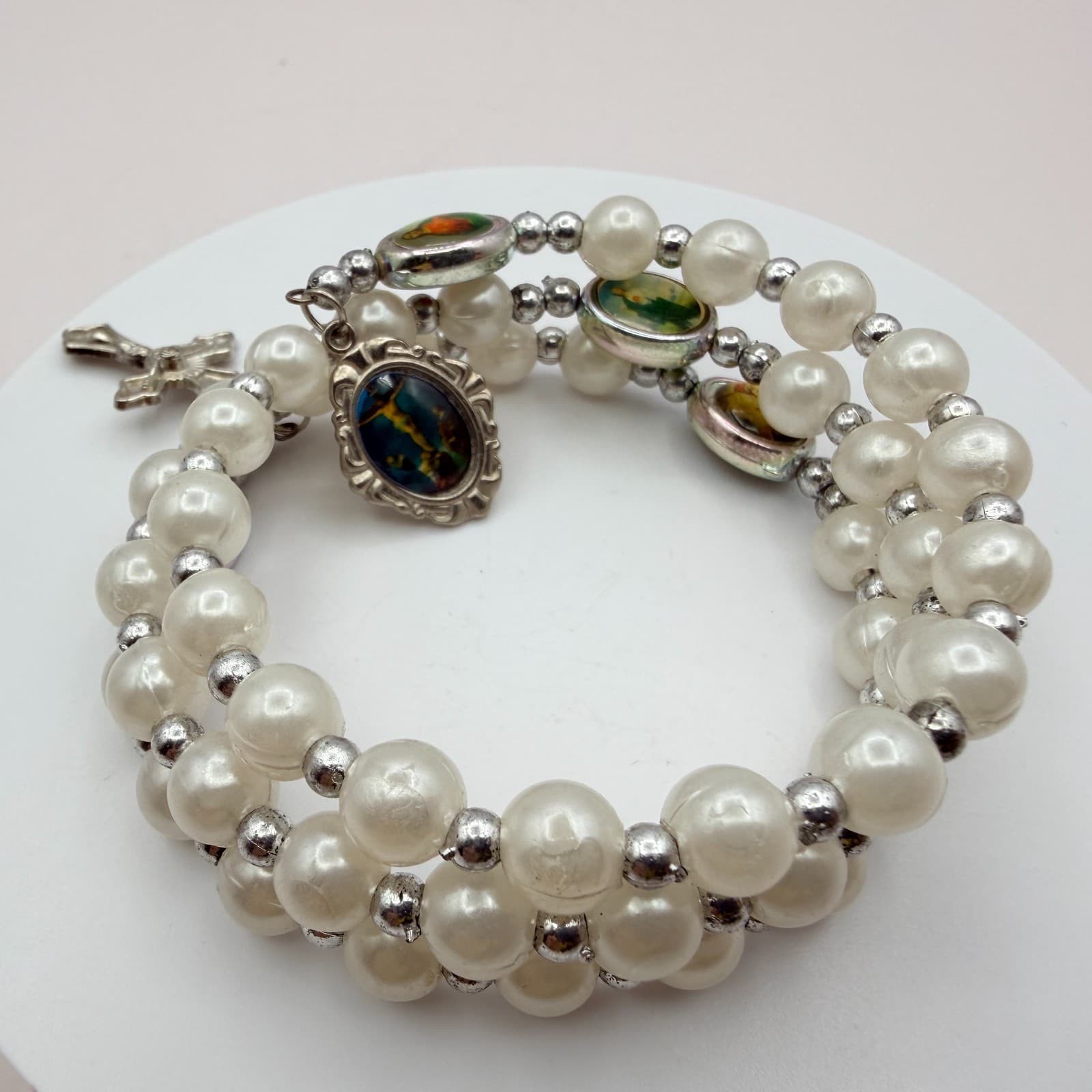 Vintage Y2K Silver Tone Faux Pearl Religious Crucifix Cross Bracelet Jewelry - Thumbnail 7