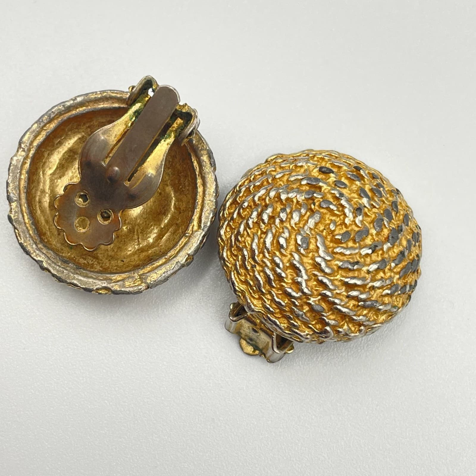 Vintage Gold Silver Tone Dome Clip Earrings Round Textured Swirl Knot Statement - Thumbnail 7