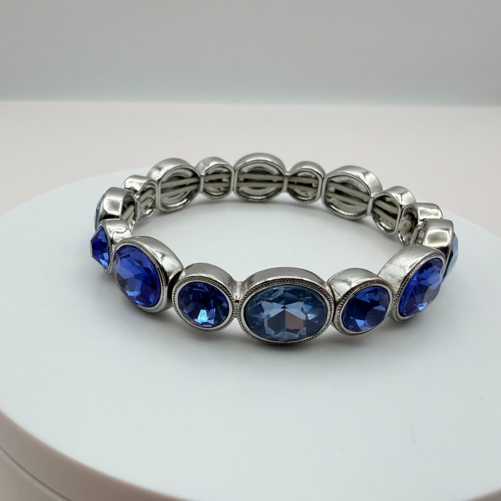 Vintage Y2K Blue Oval Glass Stretch Bangle Bracelet Silver Tone Glam Jewelry - Thumbnail 2
