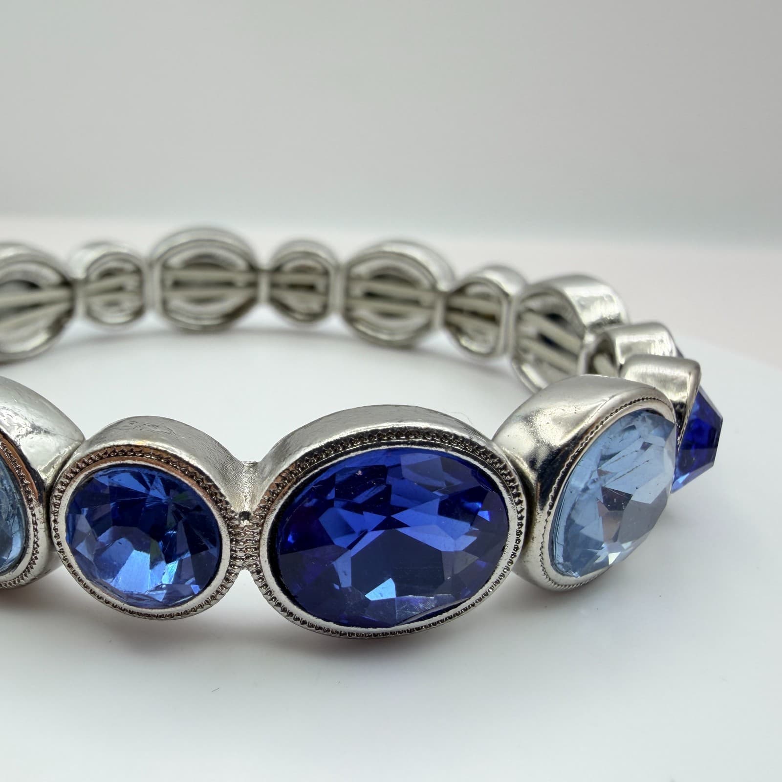 Vintage Y2K Blue Oval Glass Stretch Bangle Bracelet Silver Tone Glam Jewelry - Thumbnail 5