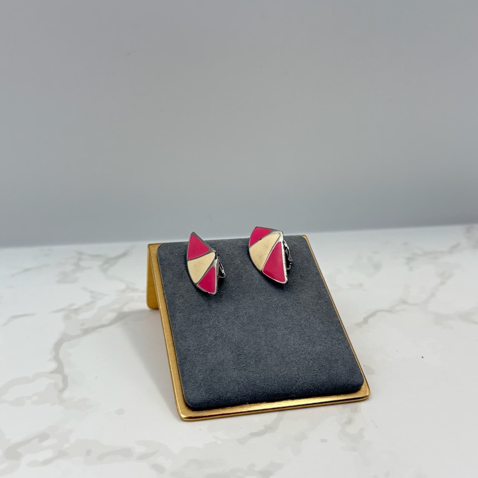 Vintage Hot Pink White Silver-Tone Abstract Geometric Enamel Clip-On Earrings - Thumbnail 3