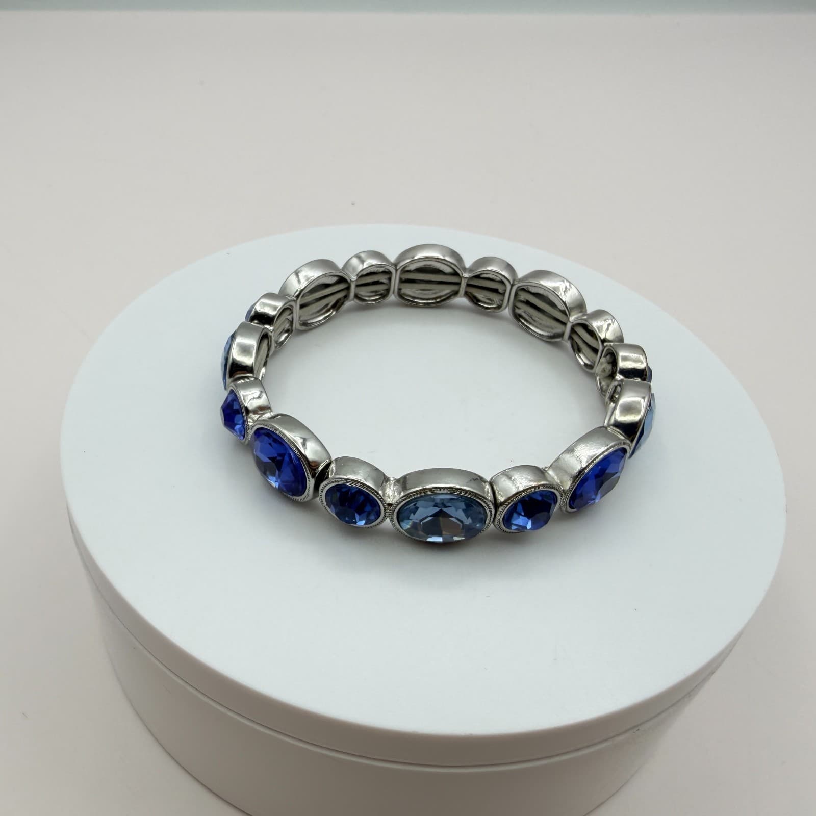 Vintage Y2K Blue Oval Glass Stretch Bangle Bracelet Silver Tone Glam Jewelry - Thumbnail 3