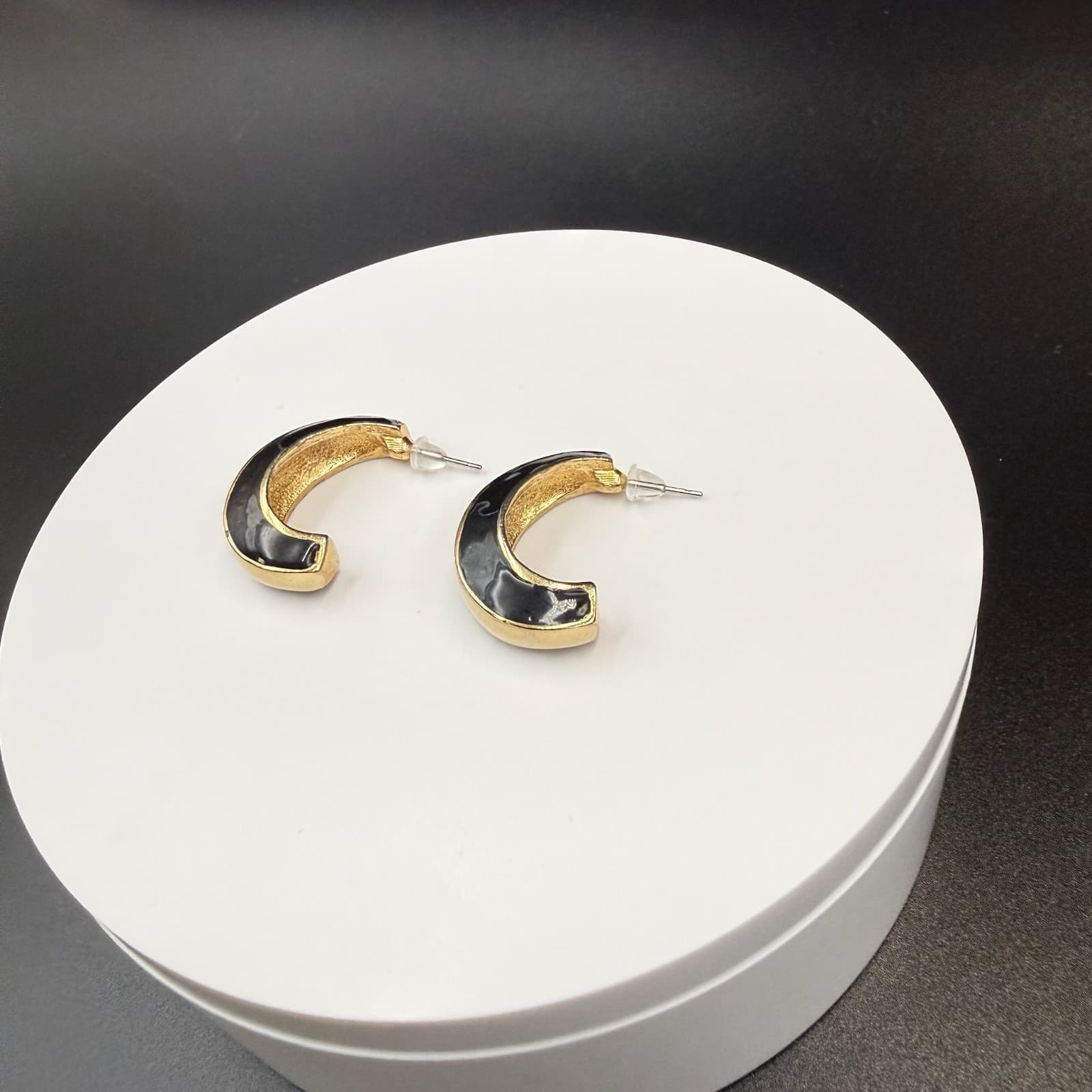 Vintage Black Enamel & Gold-Tone Post Back Chunky C-Hoop Earrings For Womens - Thumbnail 7