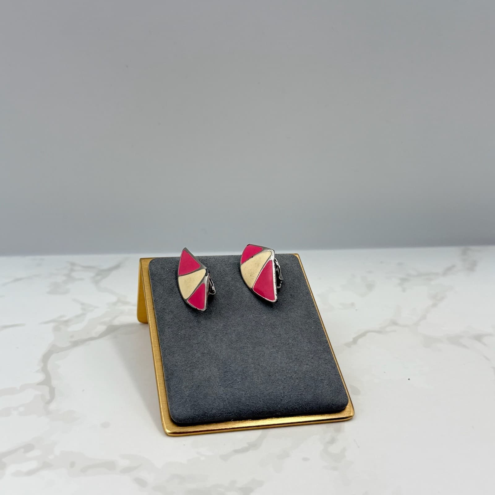 Vintage Hot Pink White Silver-Tone Abstract Geometric Enamel Clip-On Earrings - Thumbnail 2