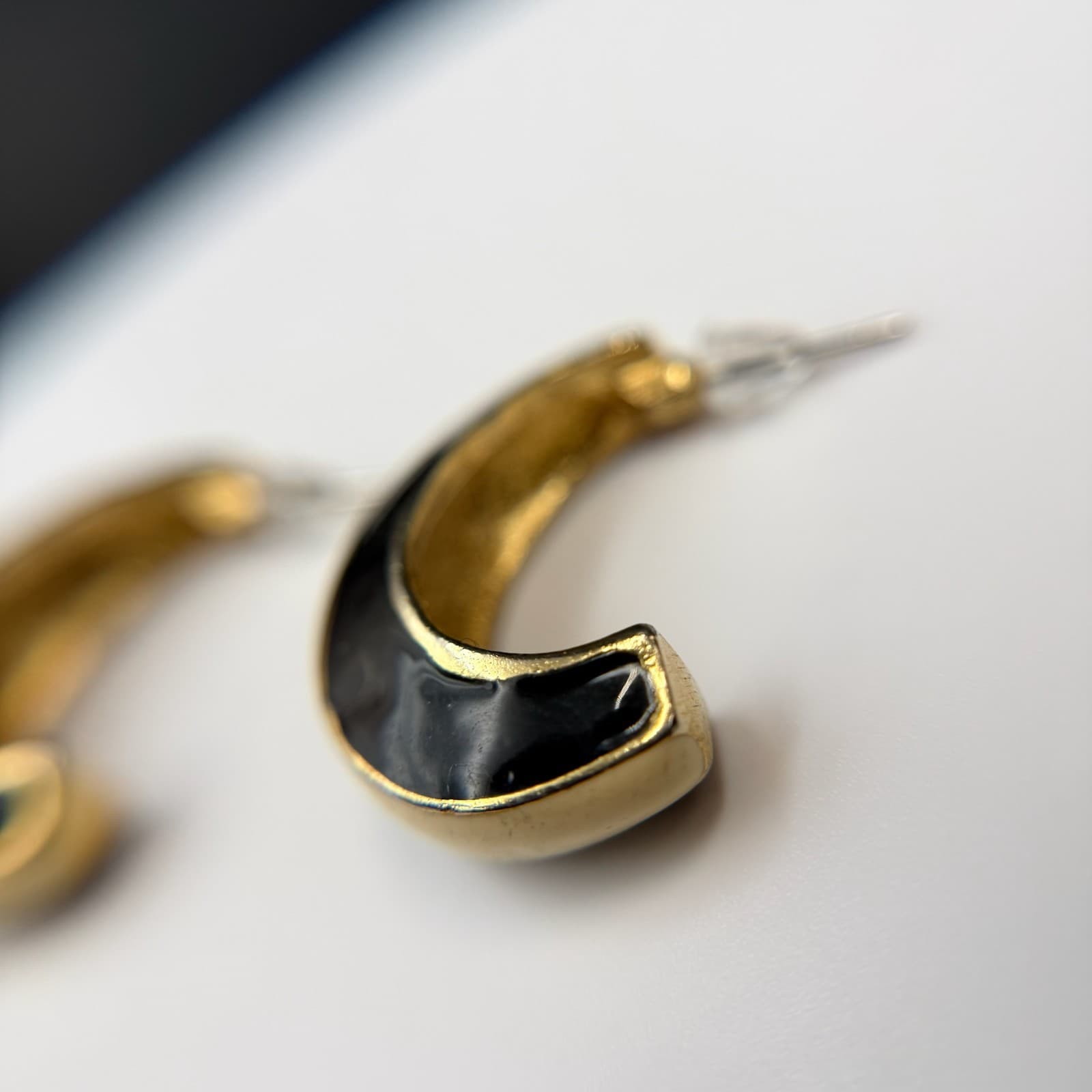 Vintage Black Enamel & Gold-Tone Post Back Chunky C-Hoop Earrings For Womens - Thumbnail 15
