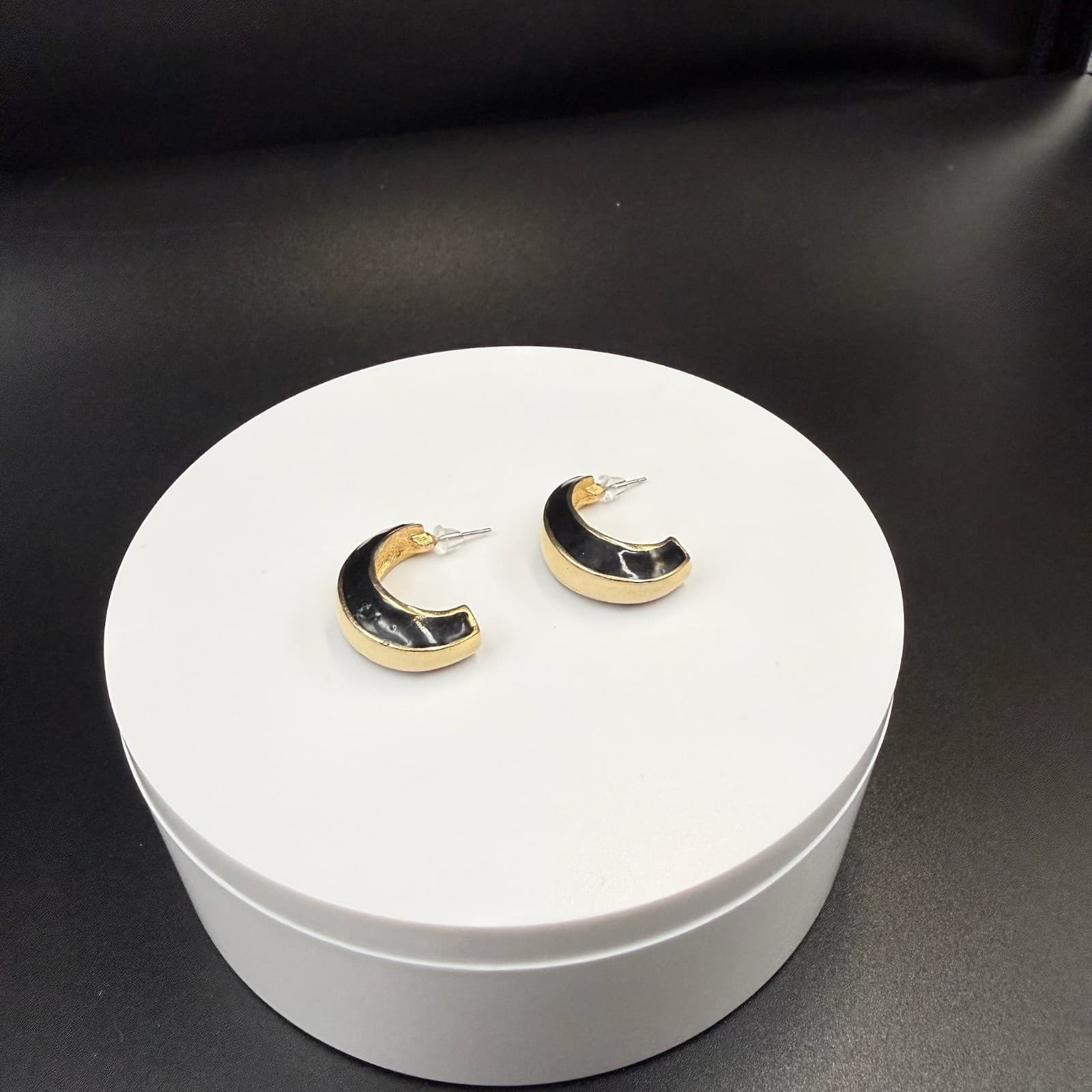 Vintage Black Enamel & Gold-Tone Post Back Chunky C-Hoop Earrings For Womens - Thumbnail 8