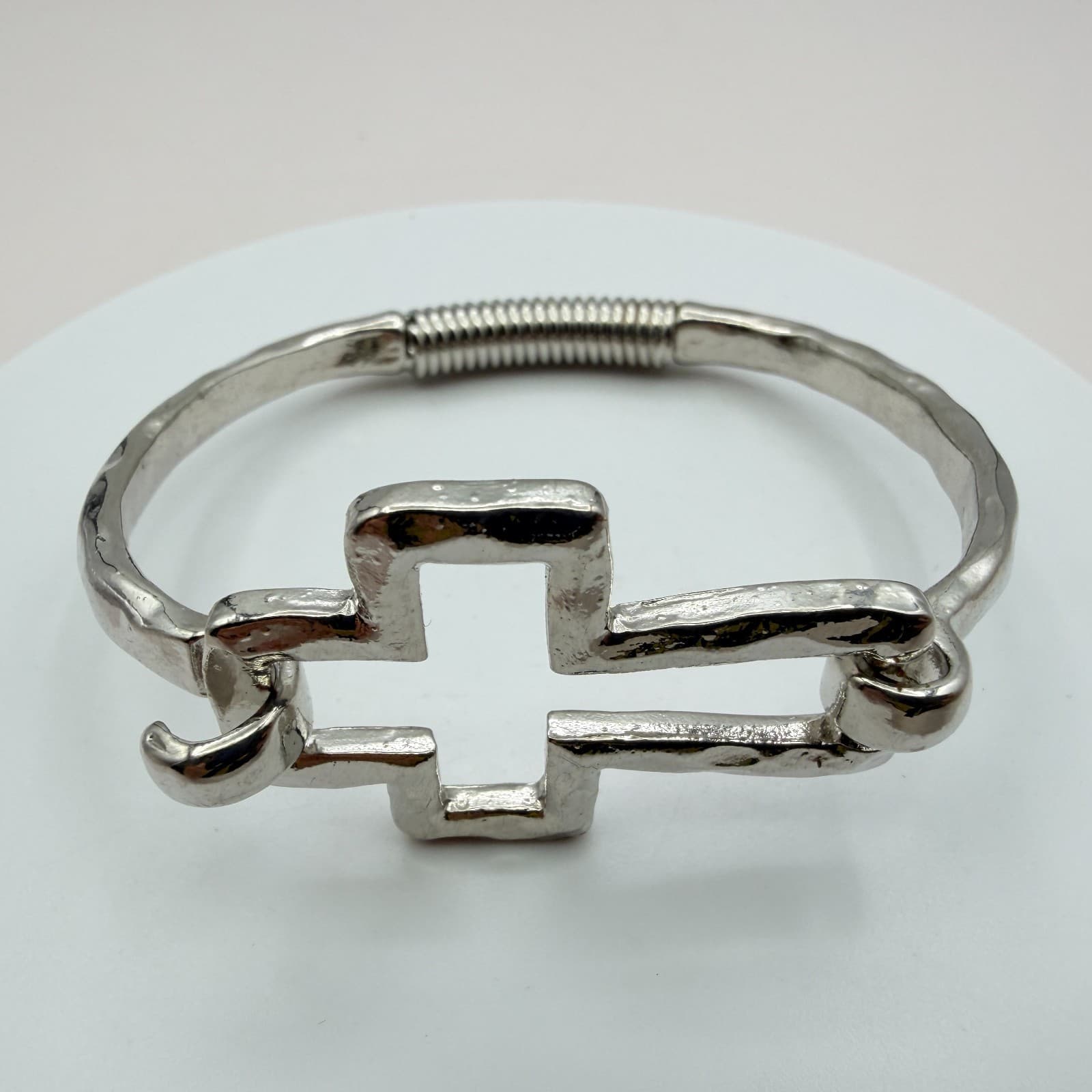 Vintage Y2K Silver Tone Hammered Cross Cuff Bangle Bracelet Religious Jewelry - Image 1
