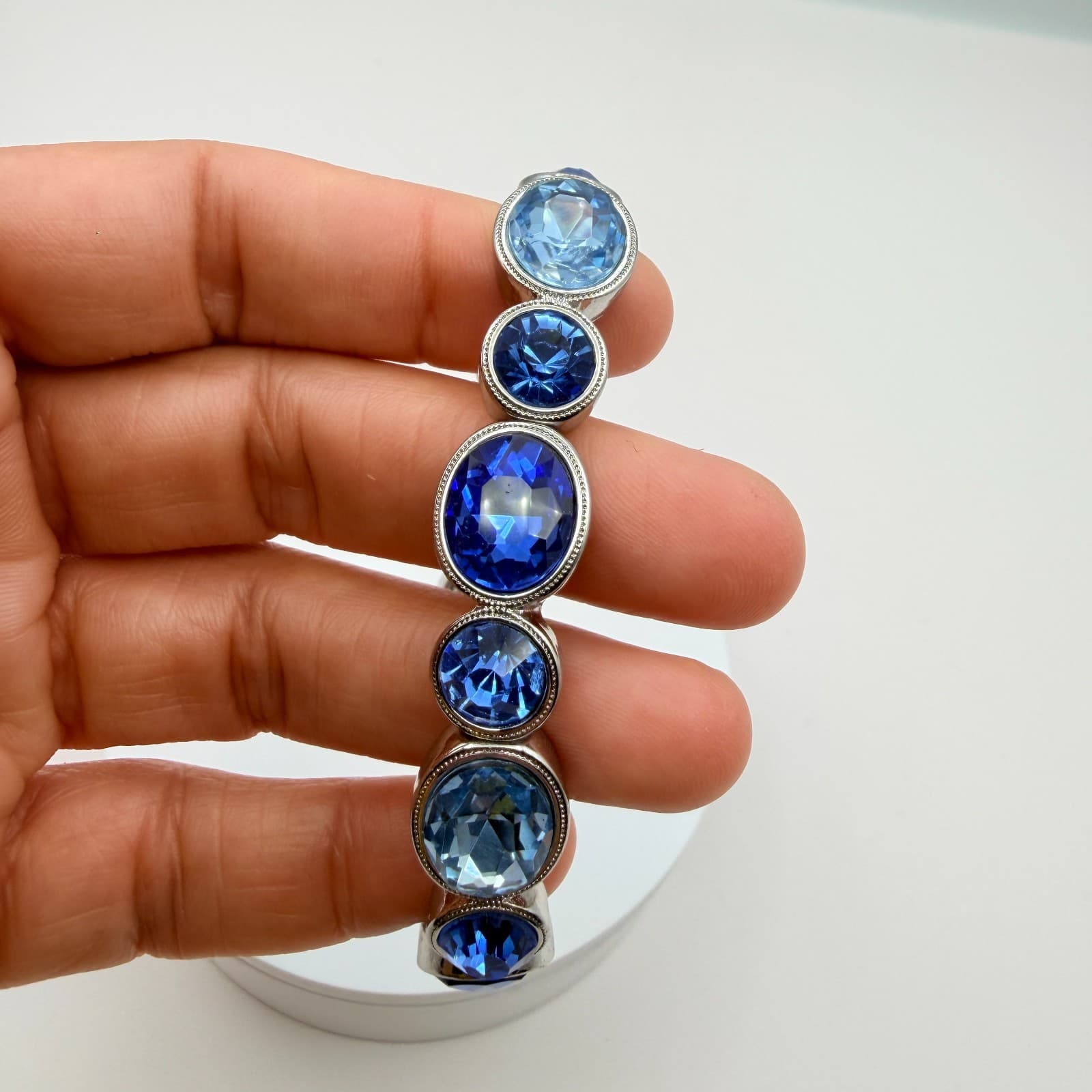 Vintage Y2K Blue Oval Glass Stretch Bangle Bracelet Silver Tone Glam Jewelry - Thumbnail 6