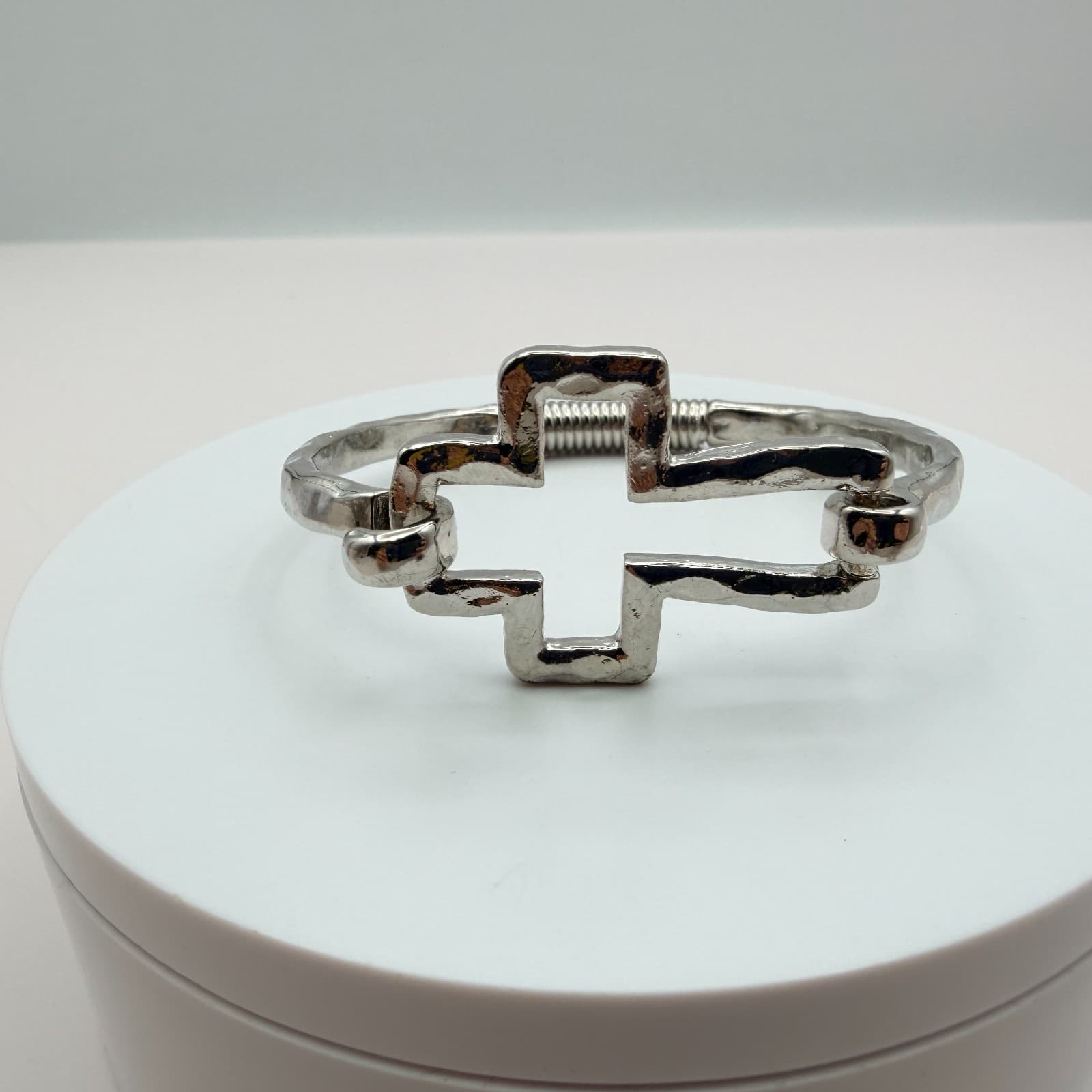 Vintage Y2K Silver Tone Hammered Cross Cuff Bangle Bracelet Religious Jewelry - Thumbnail 2