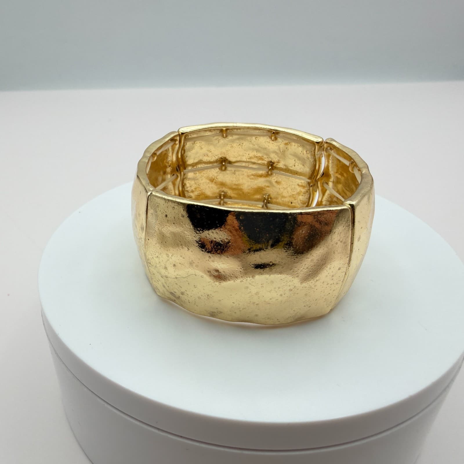 Vintage 80s Hammered Gold Tone Chunky Wide Stretch Cuff Bracelet Jewelry - Thumbnail 2