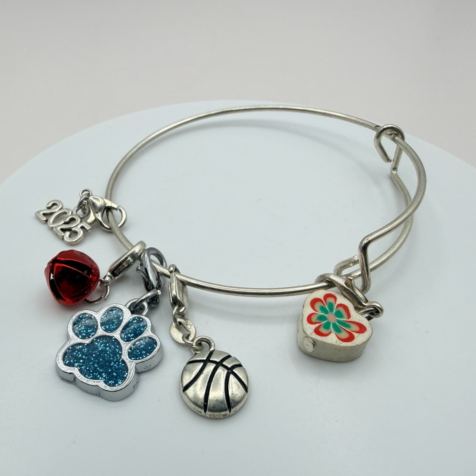 Vintage 90s Silver Tone Charm Bangle Bracelet Women's Classic Fashion Jewelry - Thumbnail 2