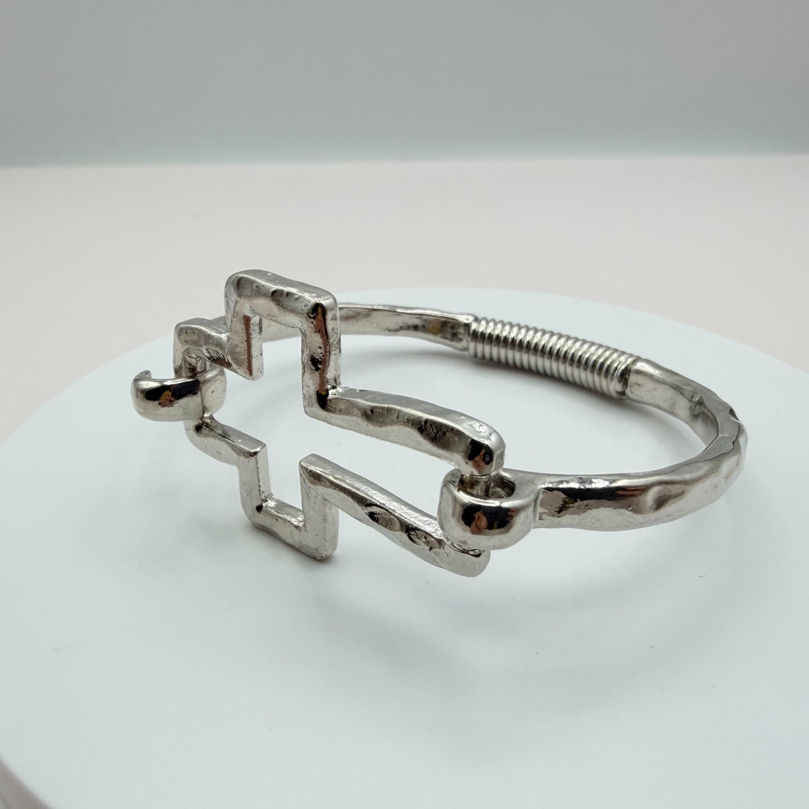 Vintage Y2K Silver Tone Hammered Cross Cuff Bangle Bracelet Religious Jewelry - Thumbnail 5