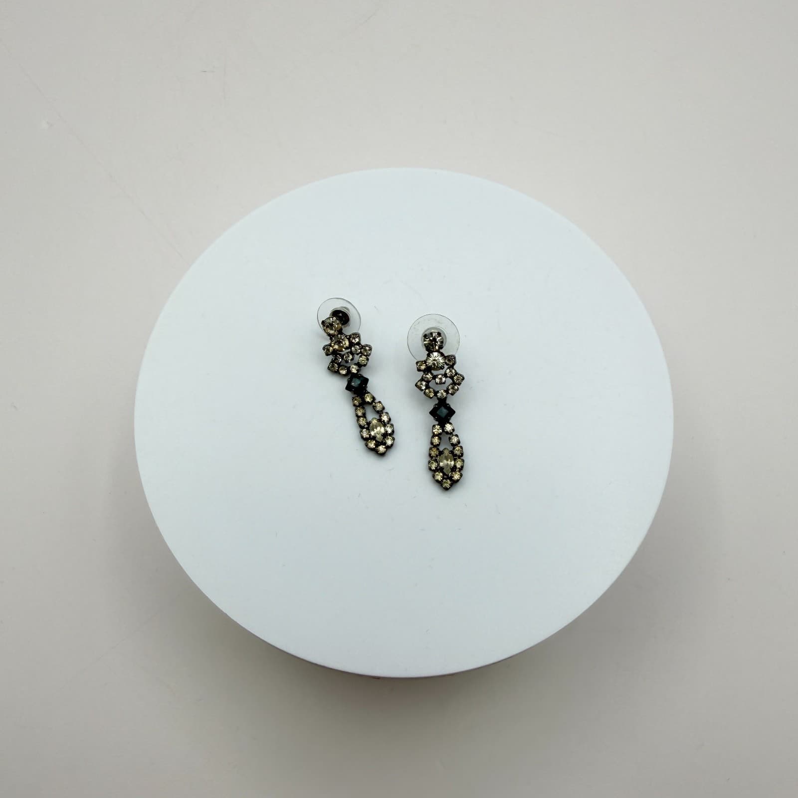 Vintage 80s Revival Chandelier Dangle Earrings Smokey Rhinestone Classic Jewelry - Thumbnail 2