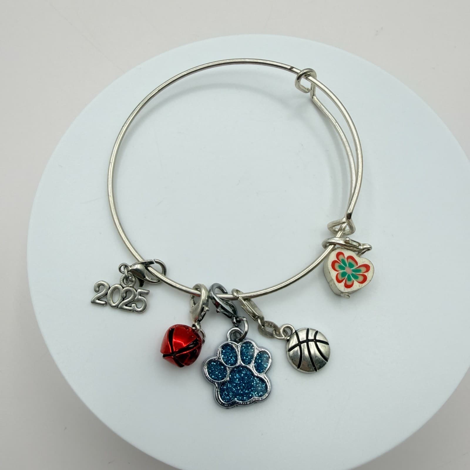 Vintage 90s Silver Tone Charm Bangle Bracelet Women's Classic Fashion Jewelry - Thumbnail 5