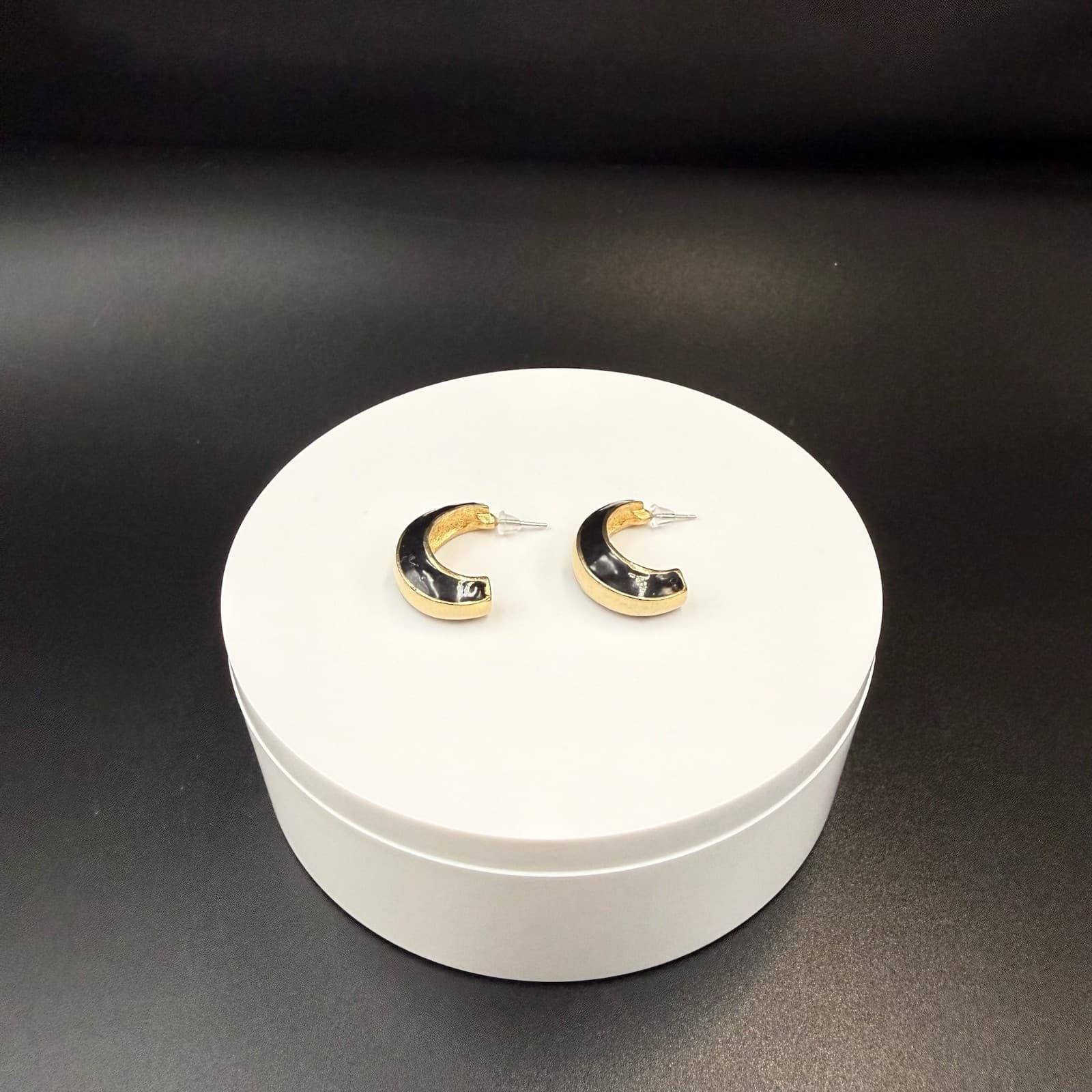 Vintage Black Enamel & Gold-Tone Post Back Chunky C-Hoop Earrings For Womens - Thumbnail 5