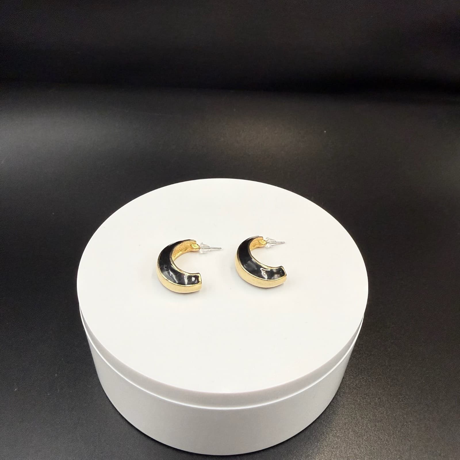 Vintage Black Enamel & Gold-Tone Post Back Chunky C-Hoop Earrings For Womens - Thumbnail 12