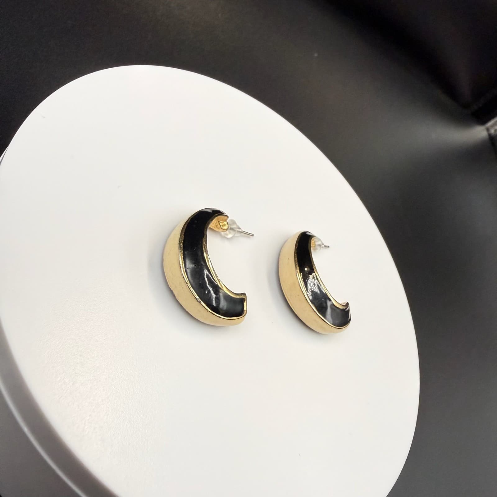 Vintage Black Enamel & Gold-Tone Post Back Chunky C-Hoop Earrings For Womens - Thumbnail 9