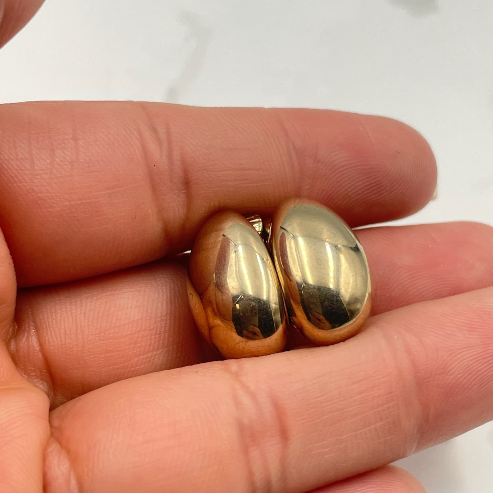 Vintage VTG AVON Gold Tone Puffy Teardrop Clip On Earrings Minimalist Dome Style - Thumbnail 7