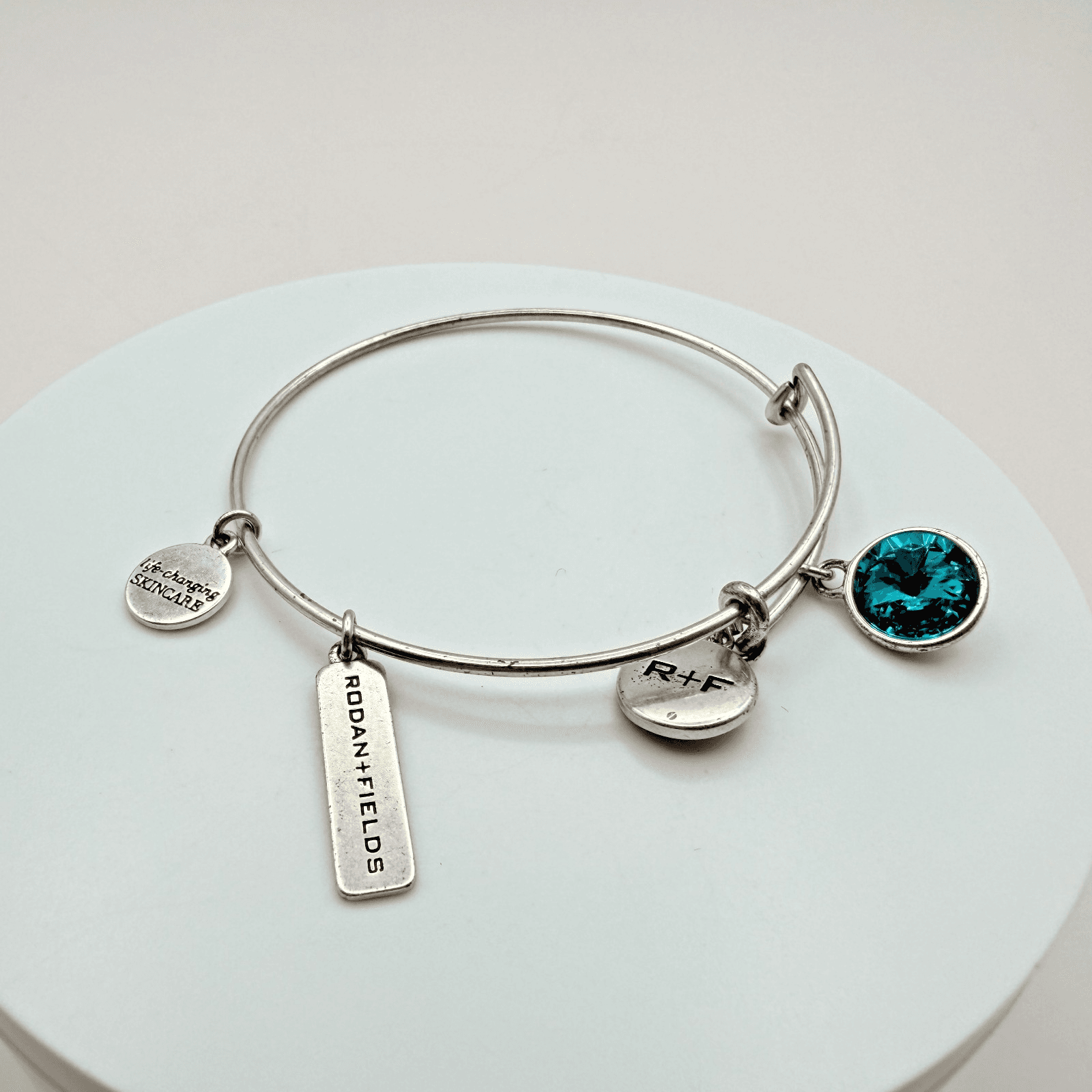 Vintage 90s Rodan + Fields Silver Tone Bangle Bracelet Women's Classic Jewelry - Image 1