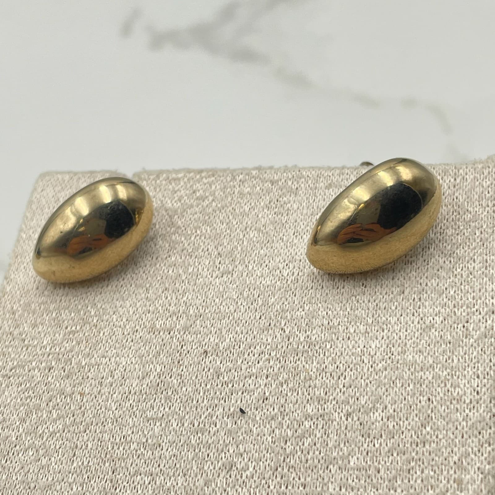 Vintage VTG AVON Gold Tone Puffy Teardrop Clip On Earrings Minimalist Dome Style - Thumbnail 11