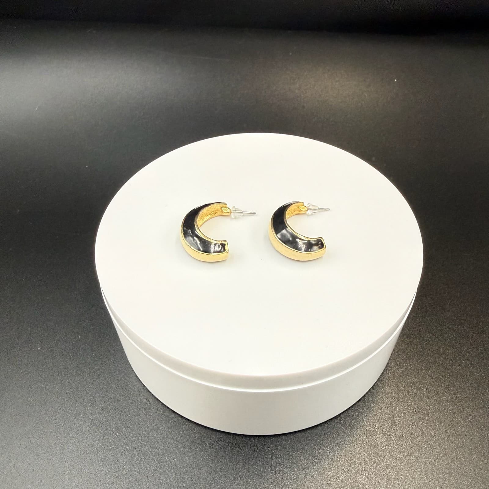 Vintage Black Enamel & Gold-Tone Post Back Chunky C-Hoop Earrings For Womens - Thumbnail 3