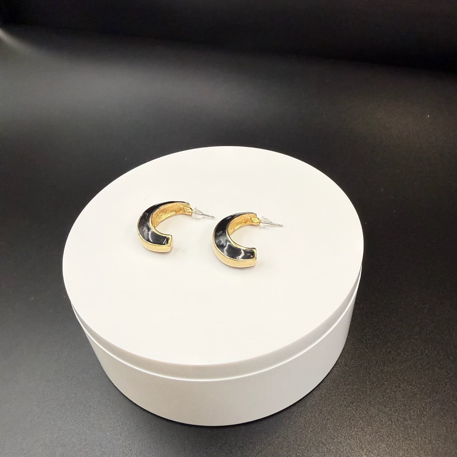 Vintage Black Enamel & Gold-Tone Post Back Chunky C-Hoop Earrings For Womens - Thumbnail 6