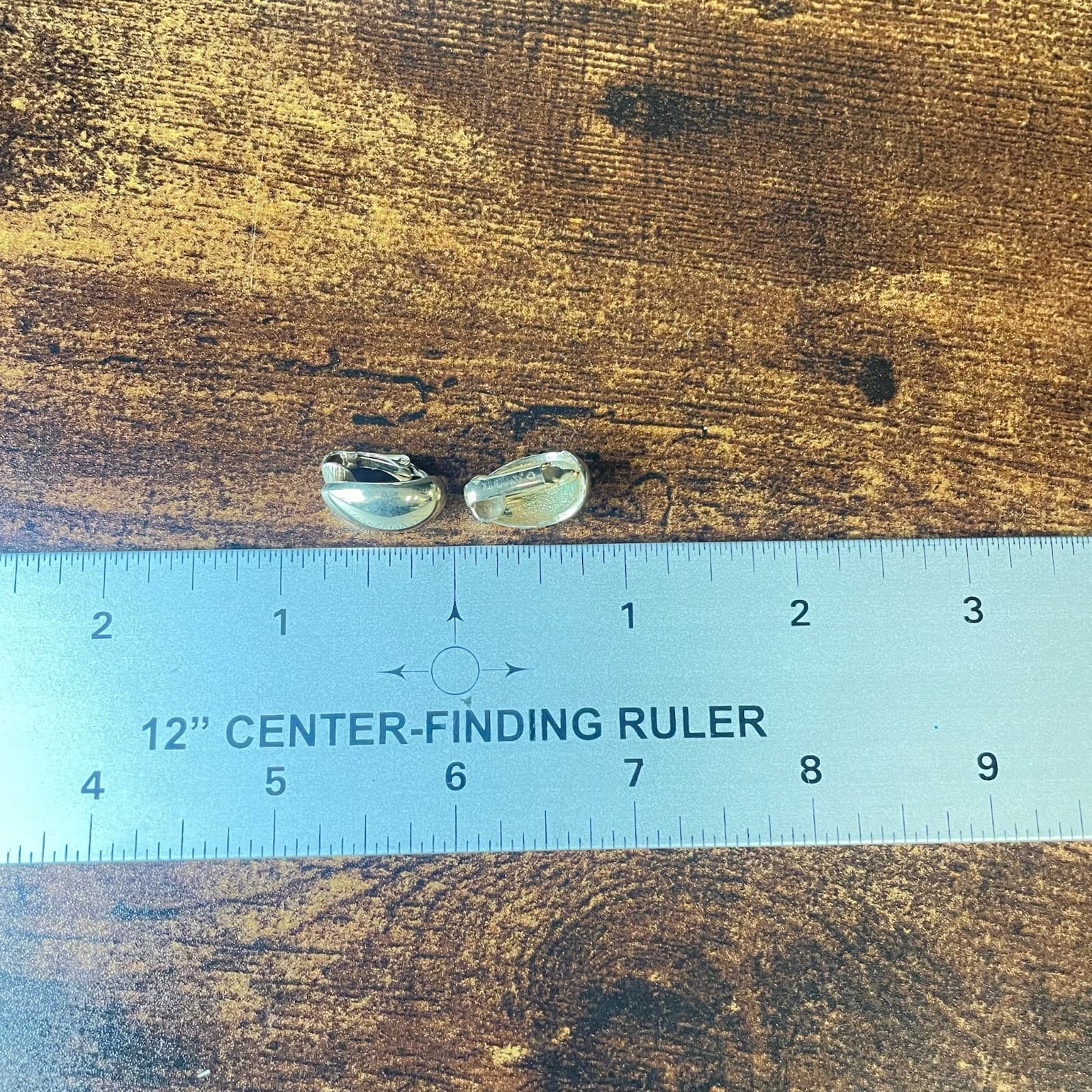 Vintage VTG AVON Gold Tone Puffy Teardrop Clip On Earrings Minimalist Dome Style - Thumbnail 2