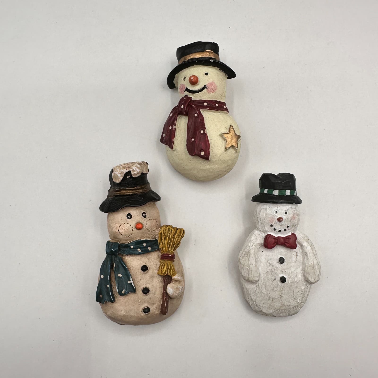 Vintage 90s Snowman Brooch Set Painted Winter Holiday Pins Fashion Jewelry - Thumbnail 2