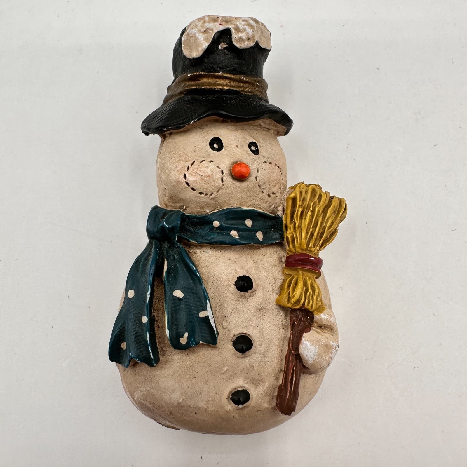 Vintage 90s Snowman Brooch Set Painted Winter Holiday Pins Fashion Jewelry - Thumbnail 4