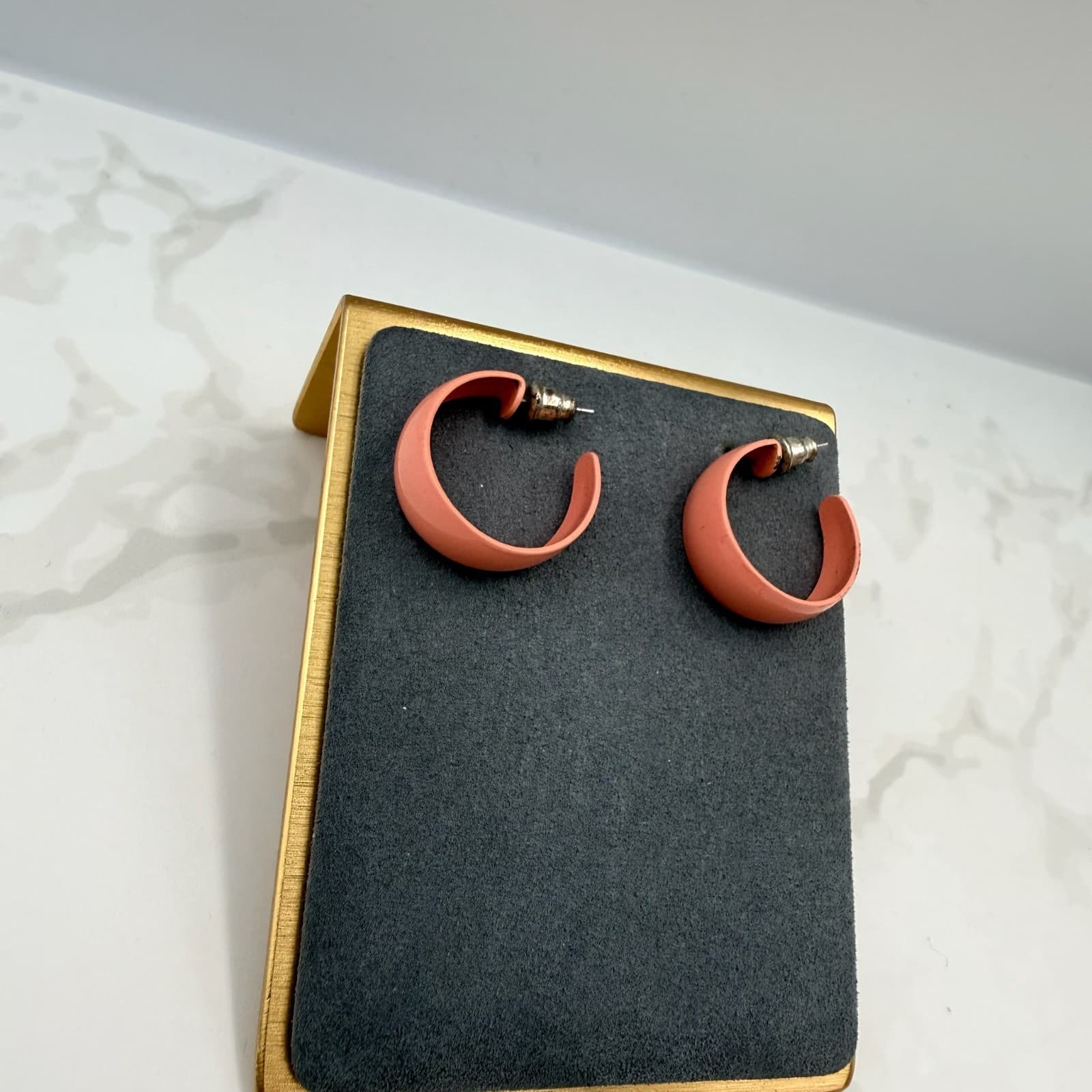 Vintage Coral Pink Silver-Toned U-Shaped Fashion Clip-On Stud Hoop Earrings - Thumbnail 3