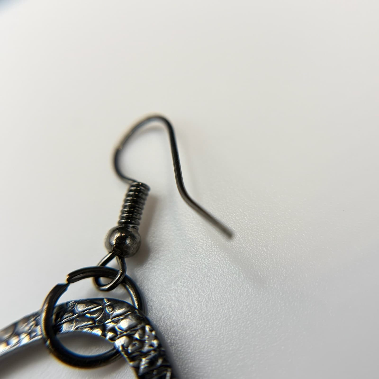 Vintage Silver-Toned Textured Finish Rhombus-Shaped Fashion Dangle Hook Earrings - Thumbnail 11