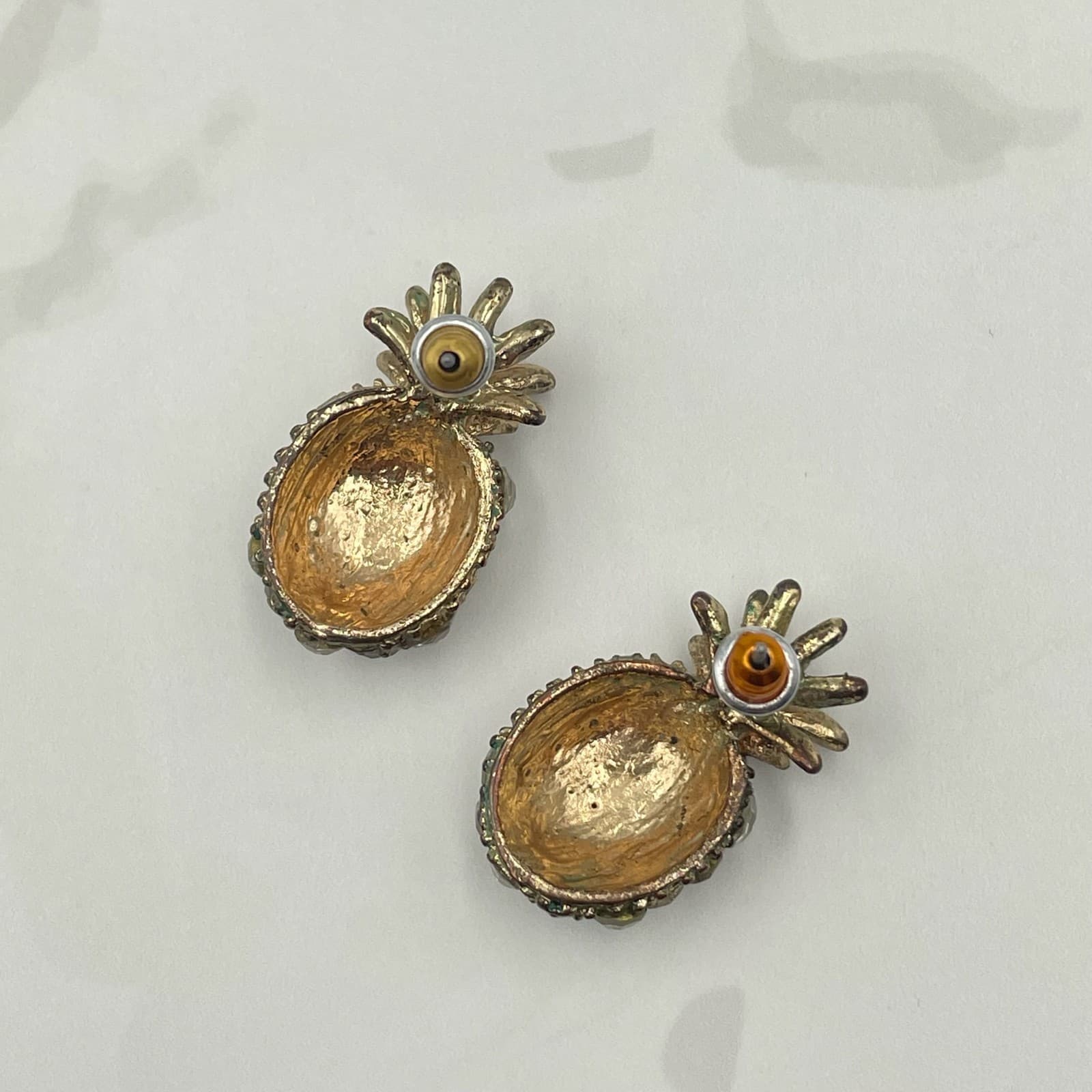 Vintage VTG Pineapple Stud Earrings Clear Rhinestone Gold Tone Pave Fruit - Thumbnail 4