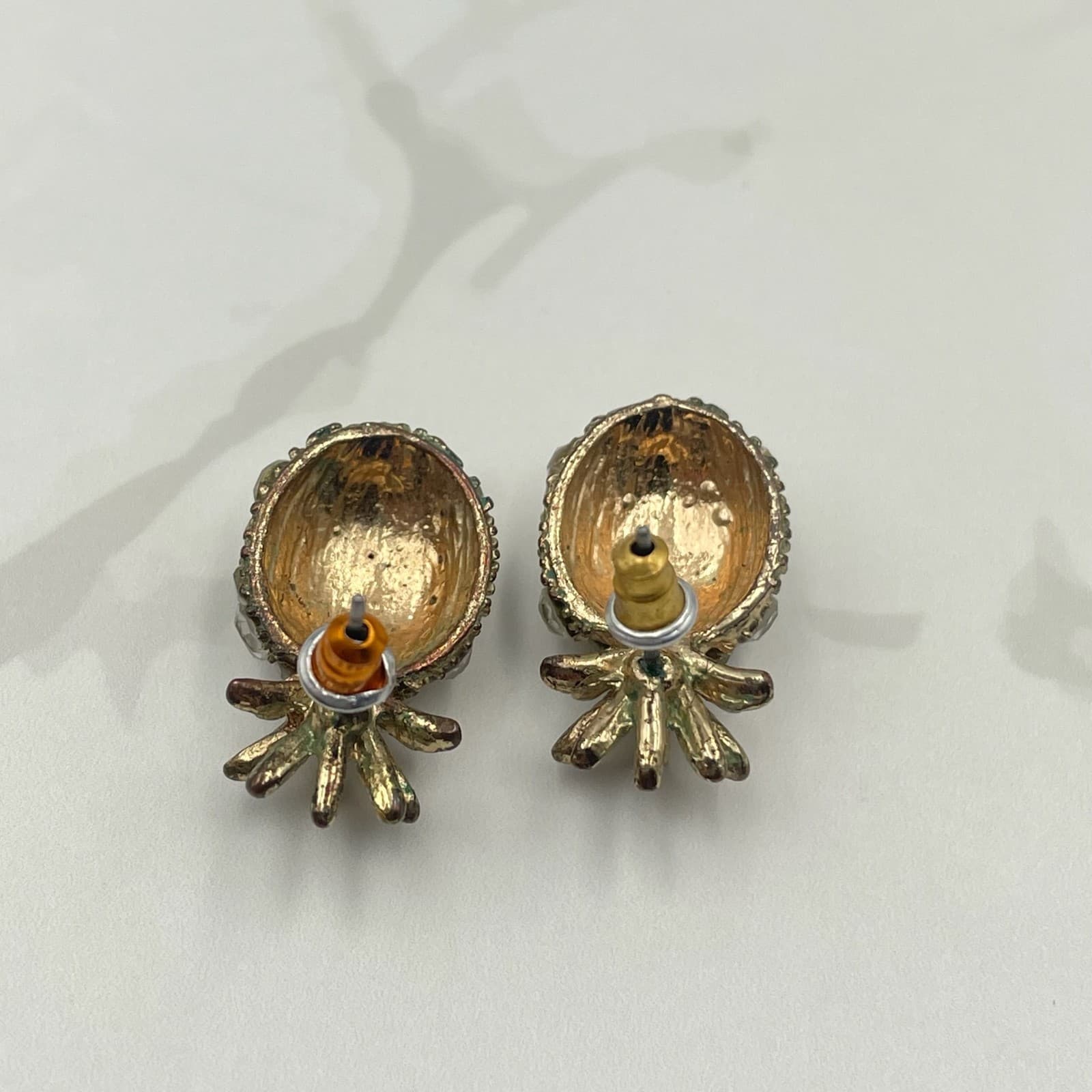 Vintage VTG Pineapple Stud Earrings Clear Rhinestone Gold Tone Pave Fruit - Thumbnail 6