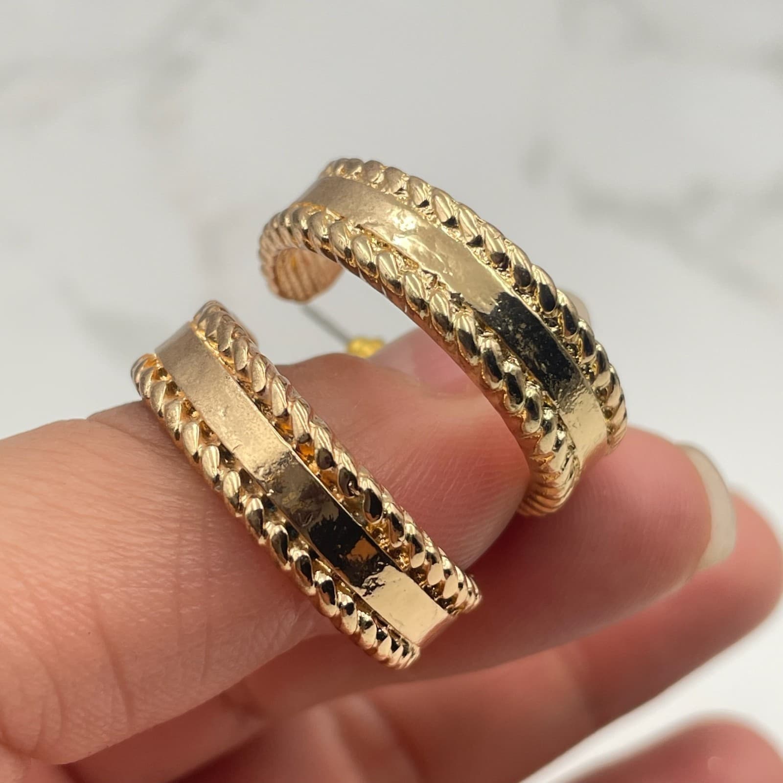 Vintage VTG Gold Tone Wide Hoops Earrings Rope Edge Dome Chunky Post Back - Thumbnail 4