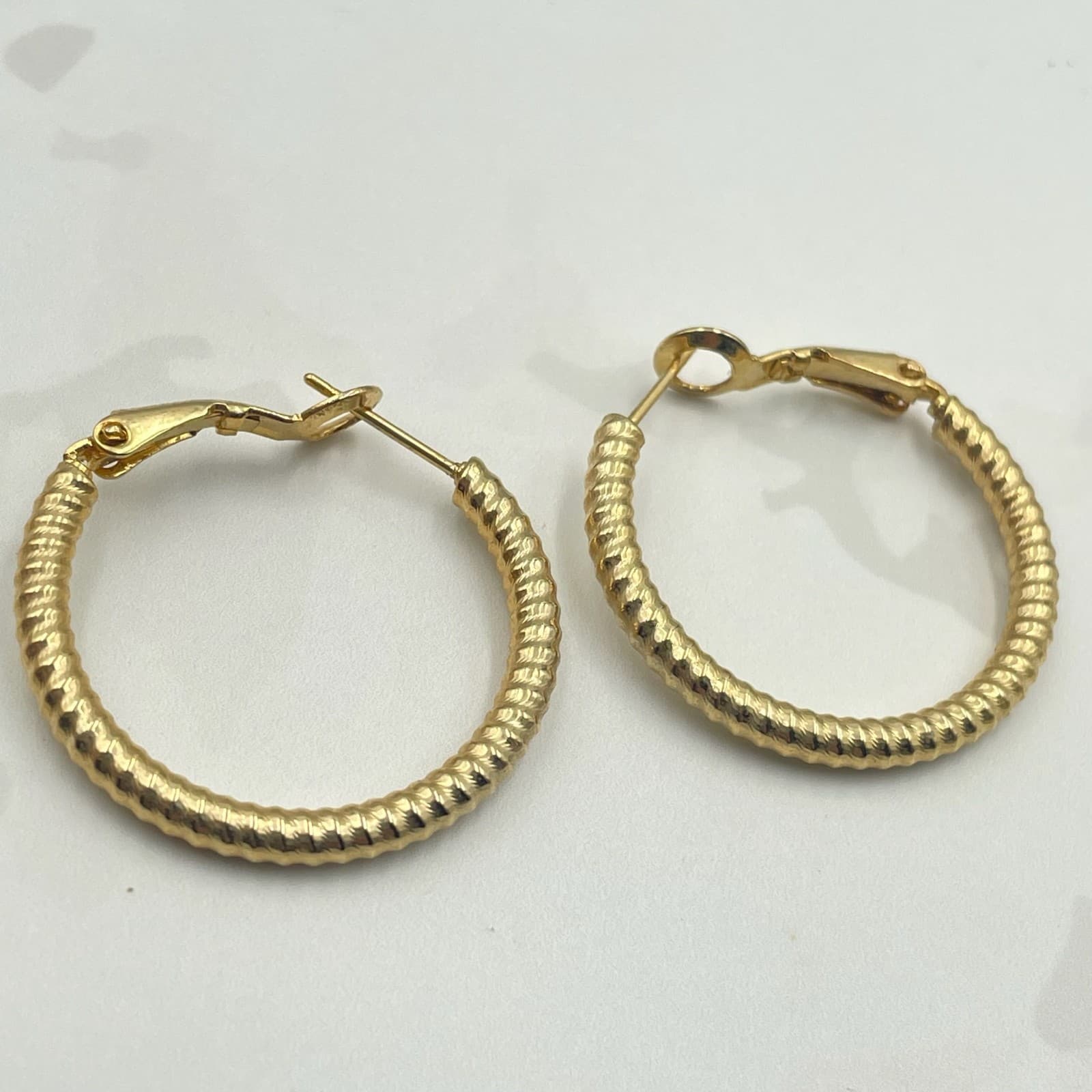 Vintage Gold Tone Rope Textured Hoop Earrings Small Leverback Modern Classic - Image 1