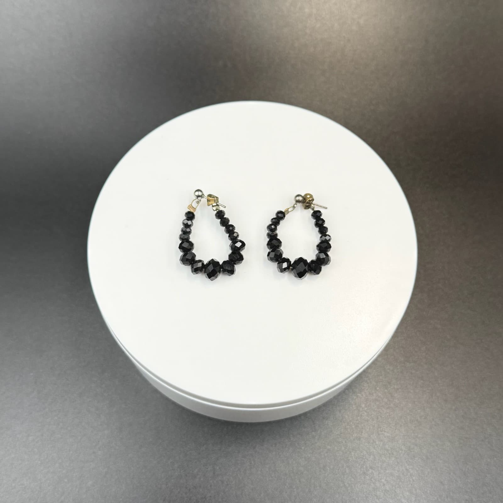 Vintage Black Faceted Glass Clip-On Fashion Classic Beaded Spinel Hoops Earrings - Thumbnail 9