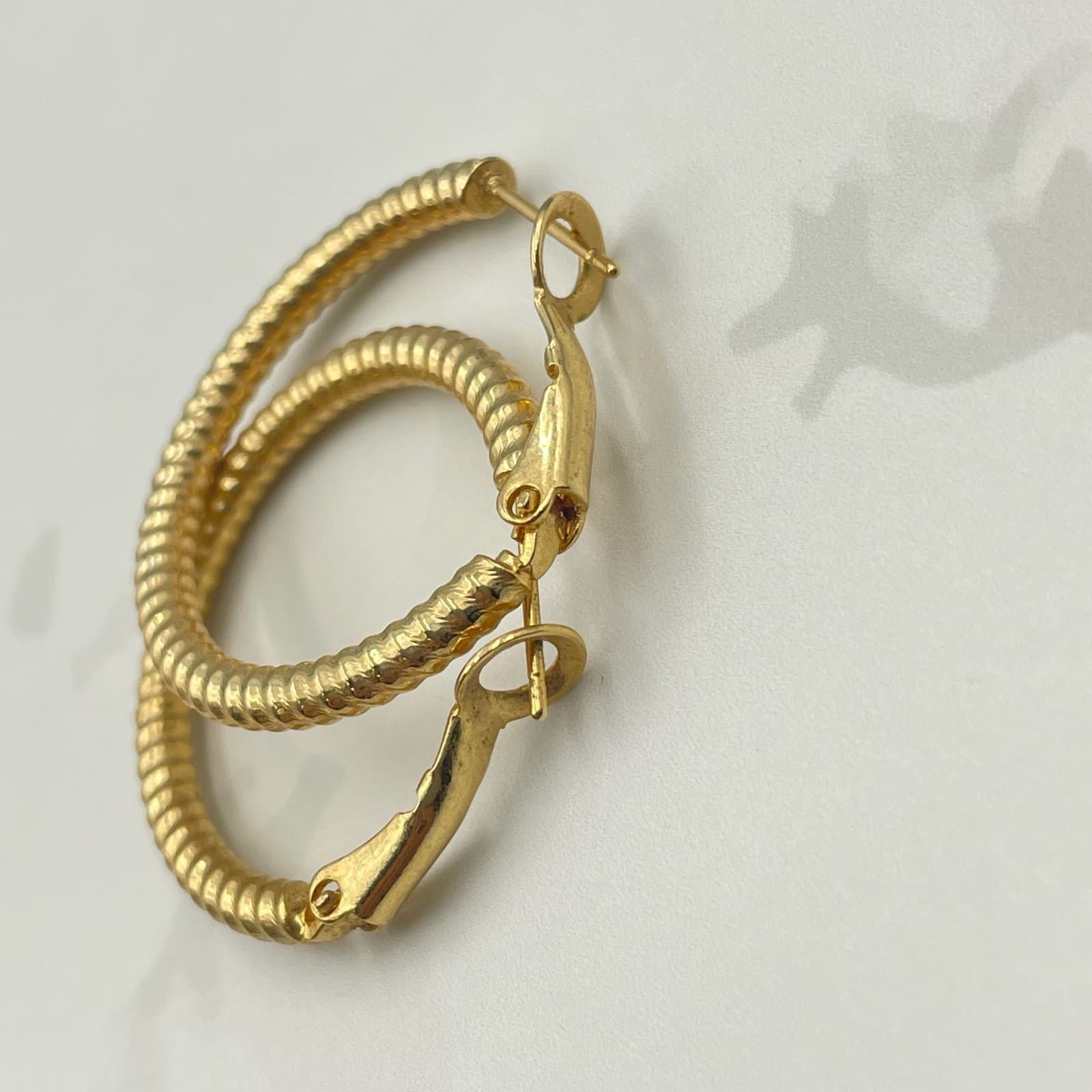 Vintage Gold Tone Rope Textured Hoop Earrings Small Leverback Modern Classic - Thumbnail 12