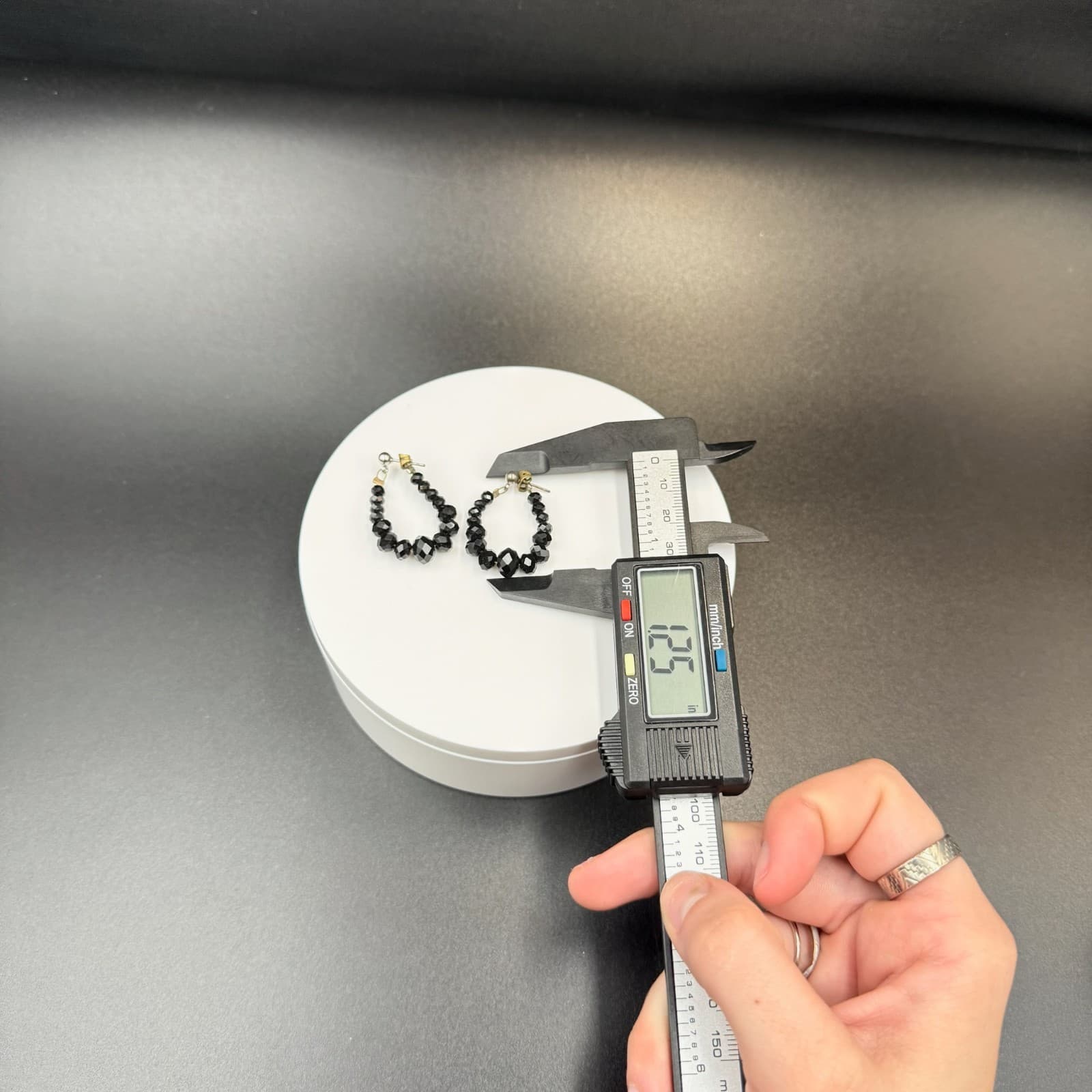 Vintage Black Faceted Glass Clip-On Fashion Classic Beaded Spinel Hoops Earrings - Thumbnail 4