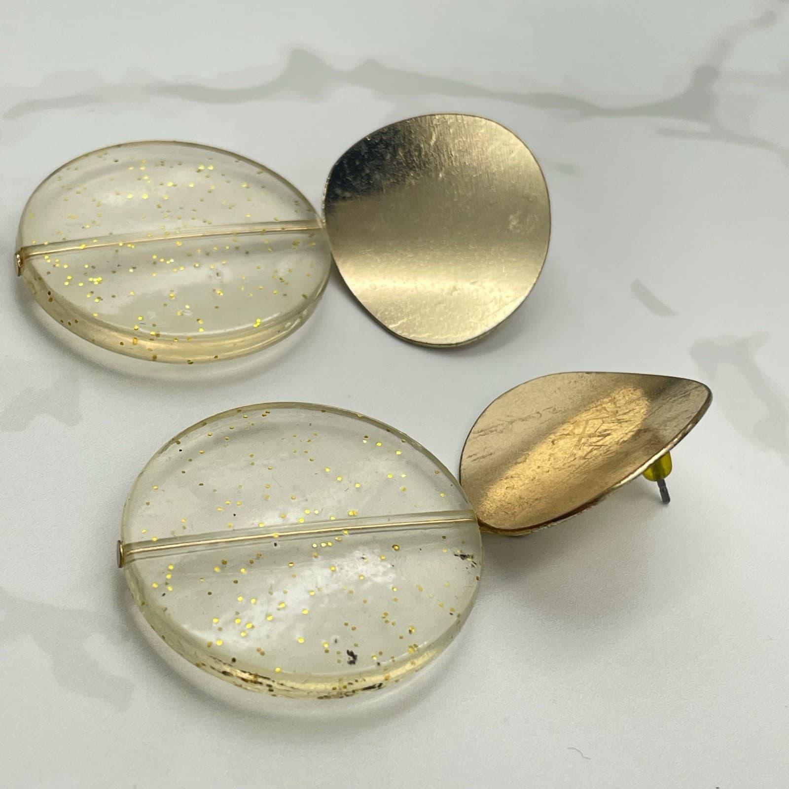 Vintage VTG Lucite Earrings Gold Tone Disc Drop Clear Glitter Acrylic Large - Thumbnail 4