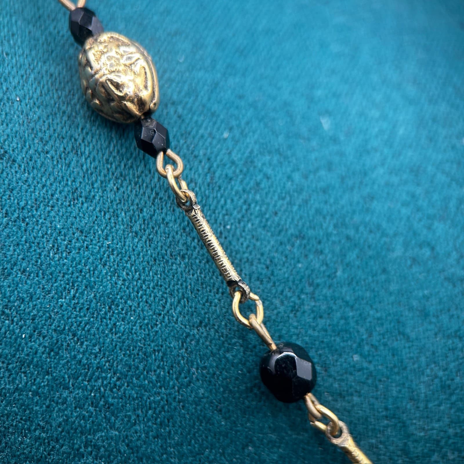 Vintage Gold Black Beaded Y Necklace Elegant Filigree Drop Design 15in - Thumbnail 4