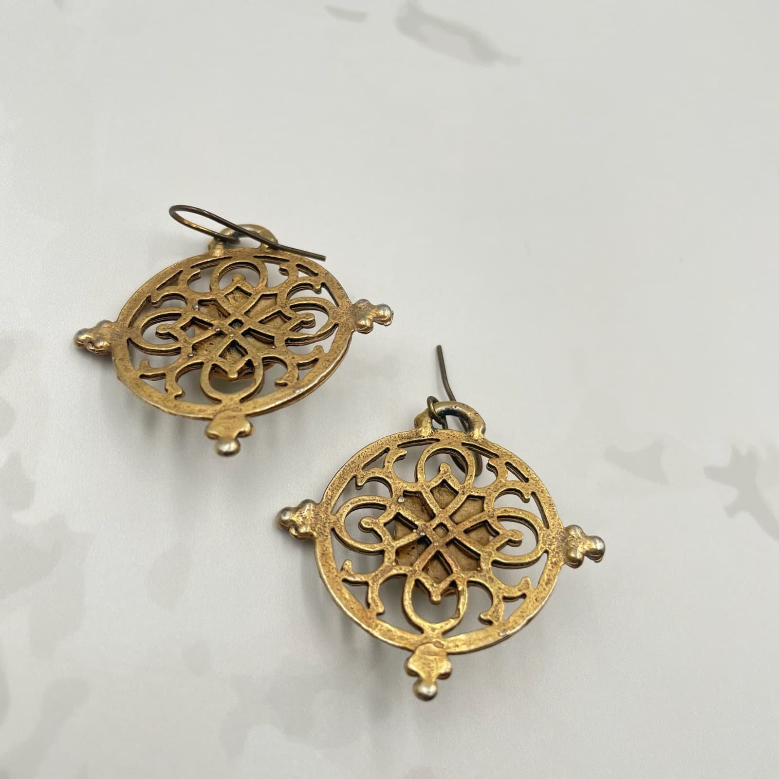 Vintage VTG Faux Pearl Drop Earrings Gold Tone Filigree Bohemian Round Dangle - Thumbnail 9