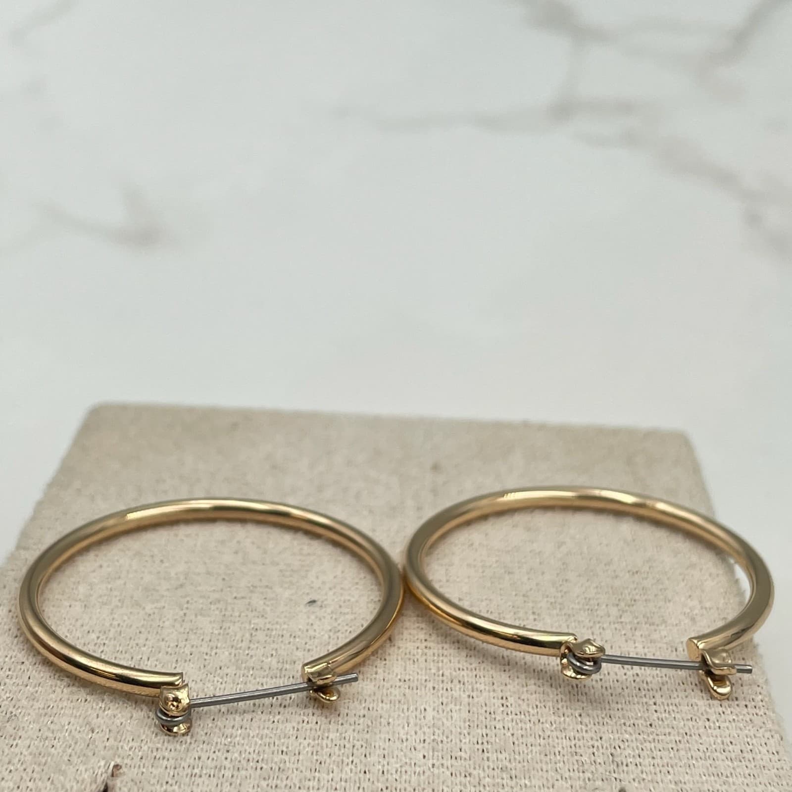 Vintage VTG Medium Gold Hoop Earrings Thin Tube Style Post Closure Classic - Thumbnail 6