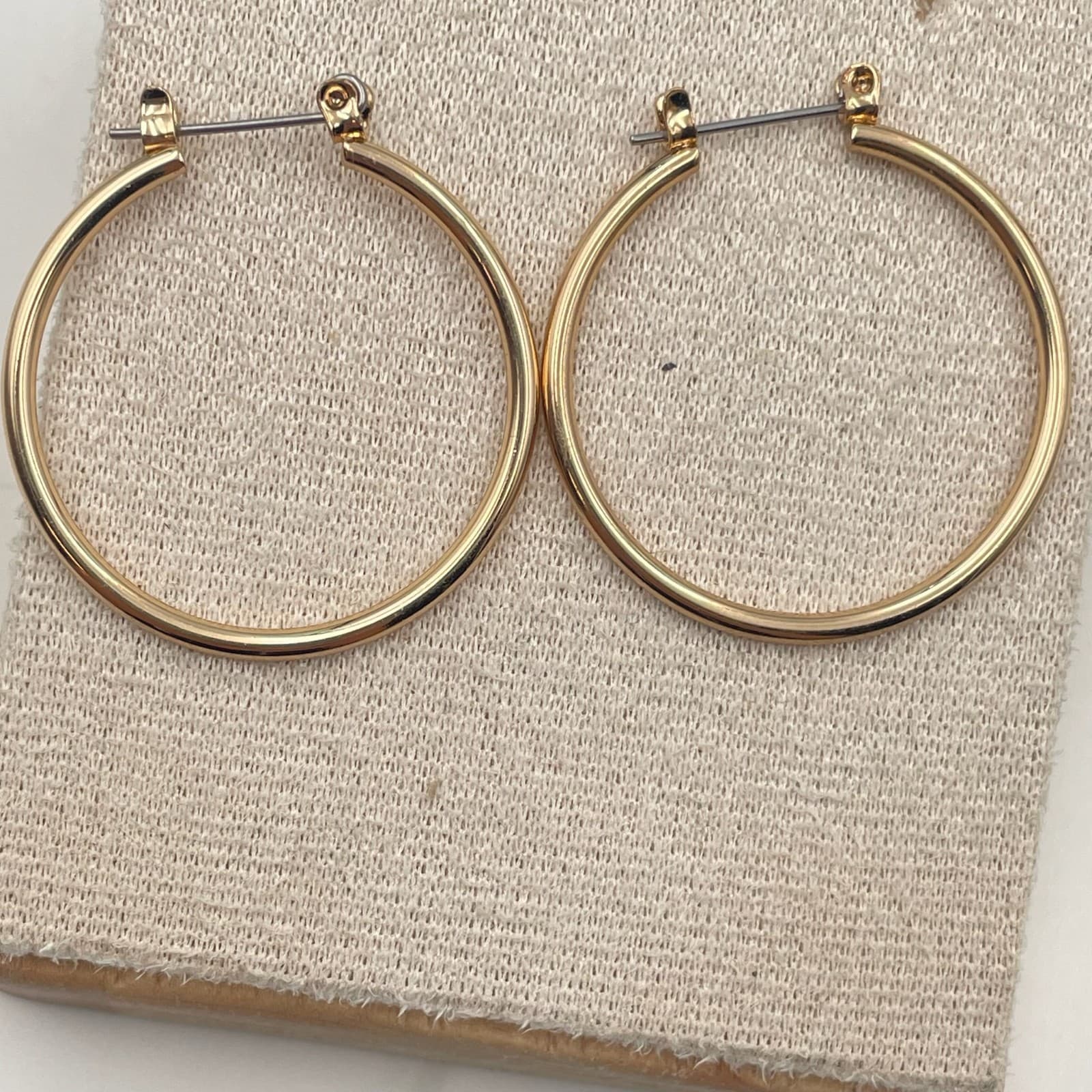 Vintage VTG Medium Gold Hoop Earrings Thin Tube Style Post Closure Classic - Thumbnail 3
