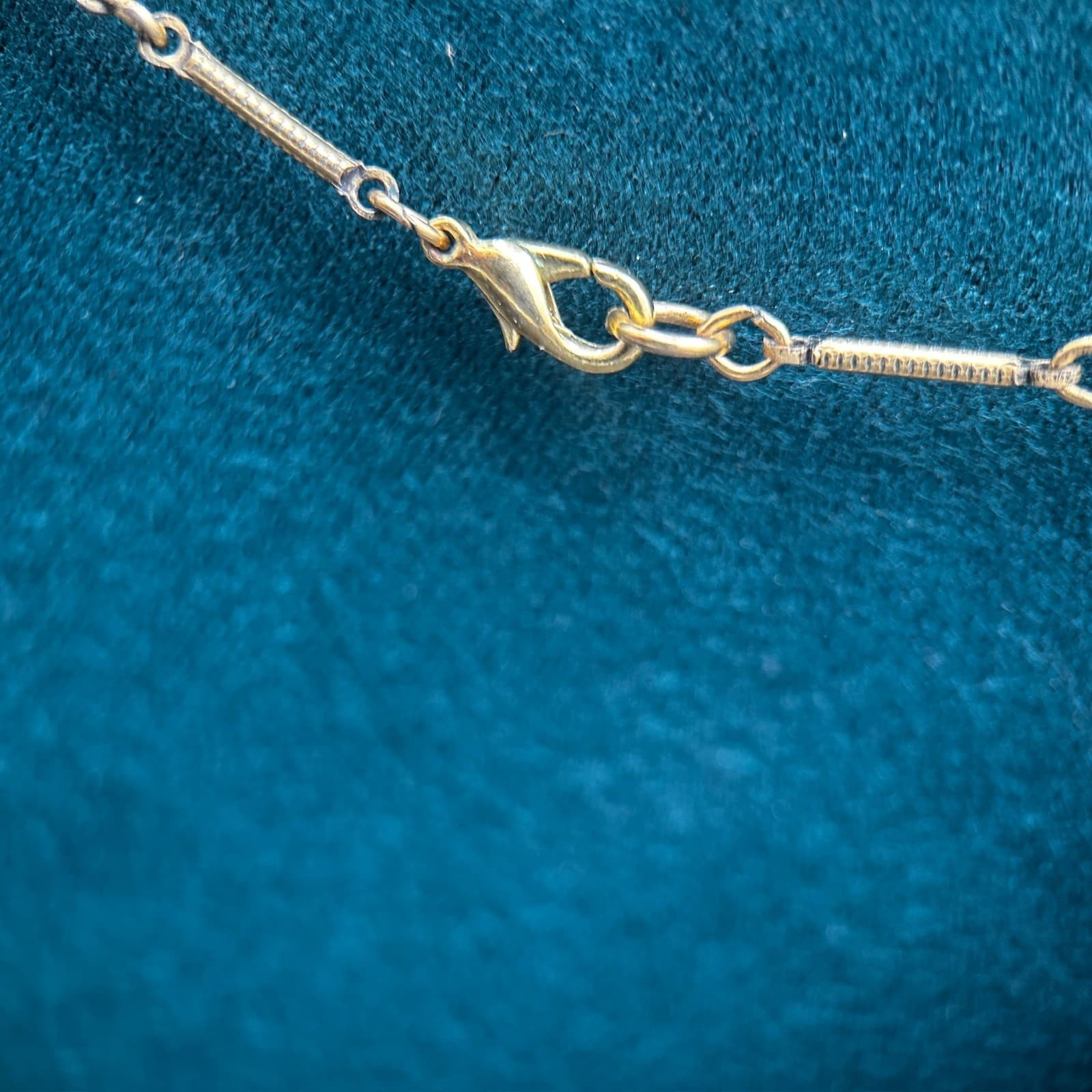 Vintage Gold Black Beaded Y Necklace Elegant Filigree Drop Design 15in - Thumbnail 7